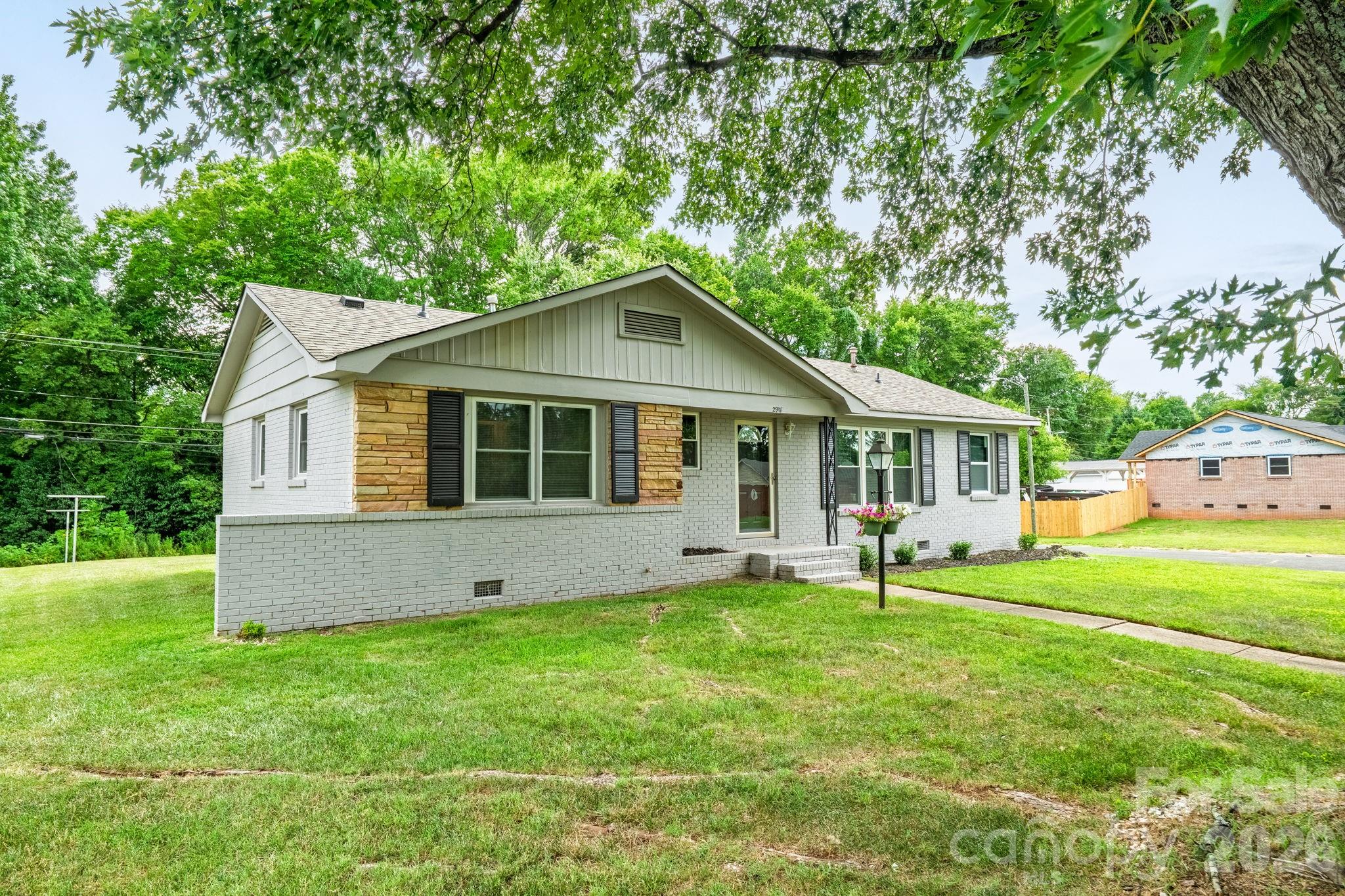 2917 Dalecrest Drive — Charlotte