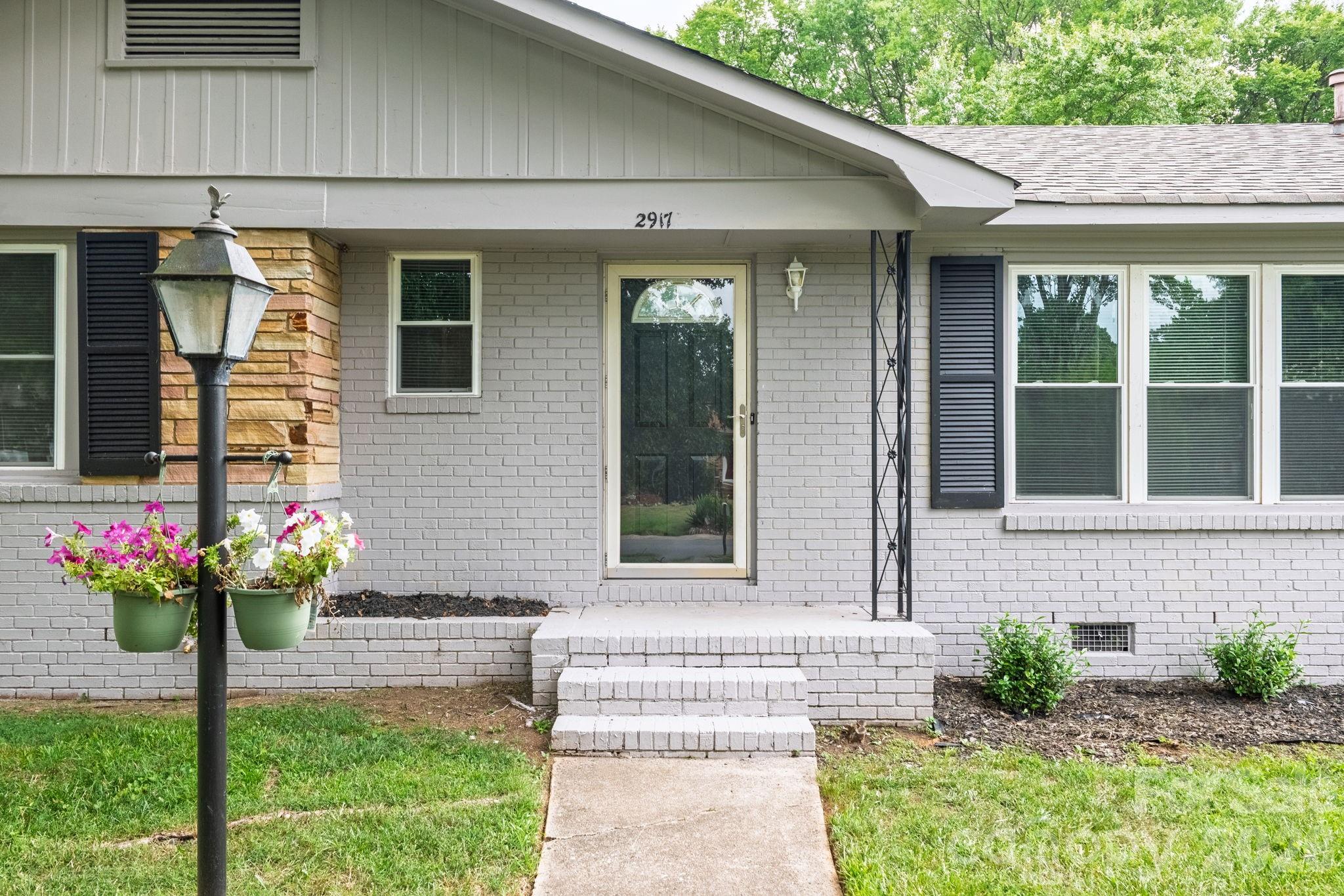 2917 Dalecrest Drive — Charlotte