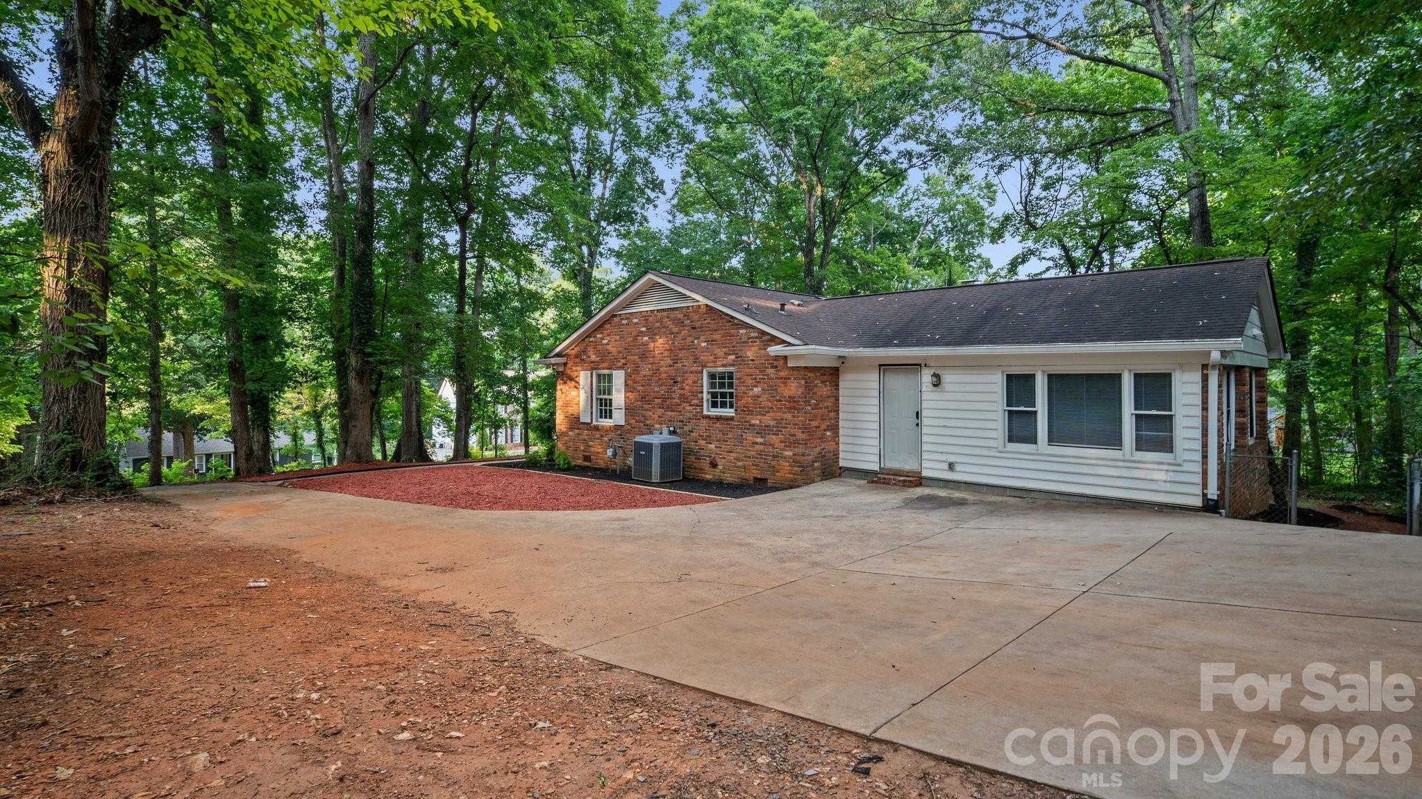 7515 Shady Lane — Charlotte