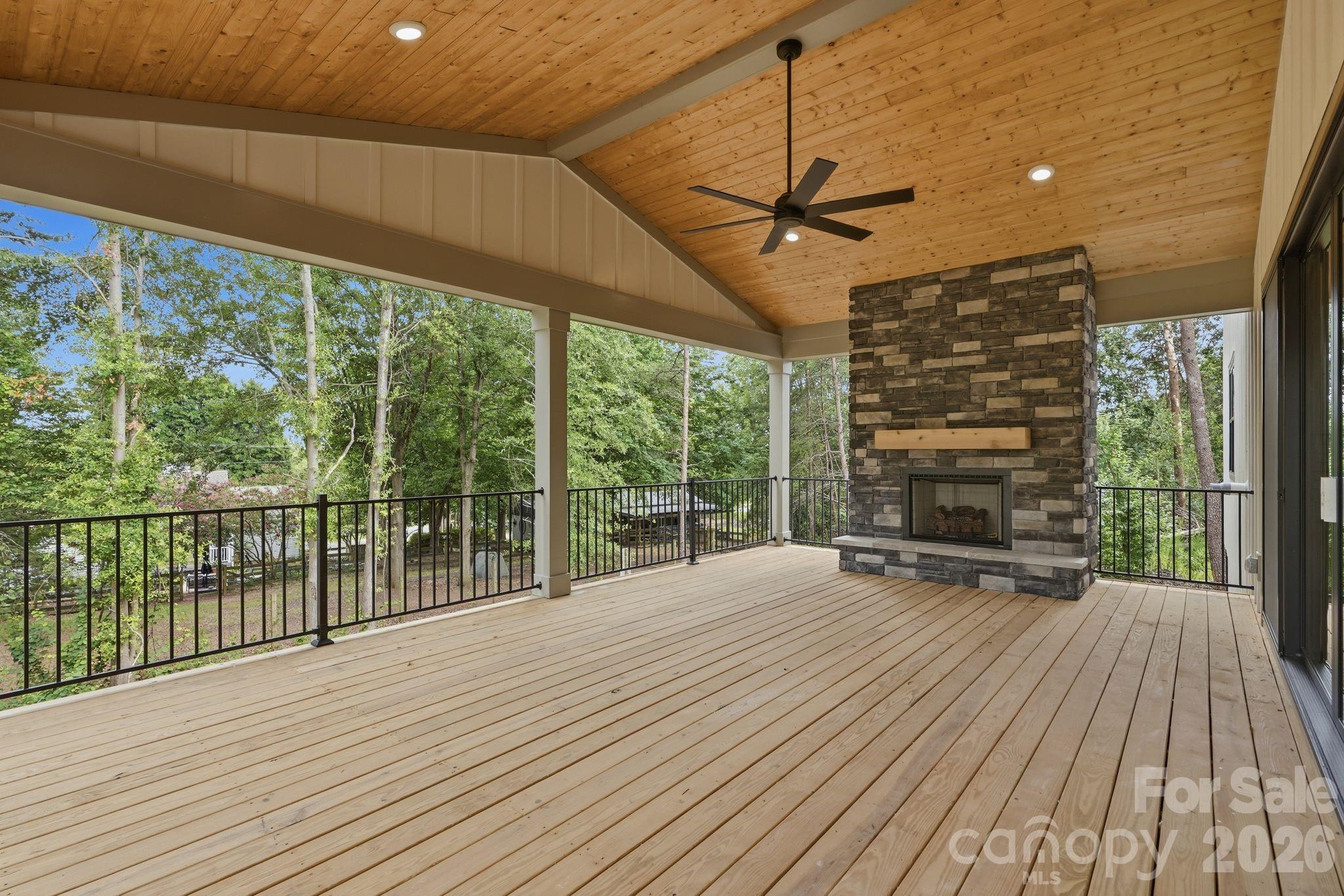 301 Spanish Oak Lane — Gastonia