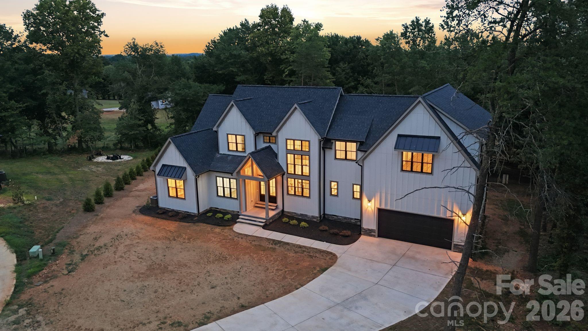 301 Spanish Oak Lane — Gastonia
