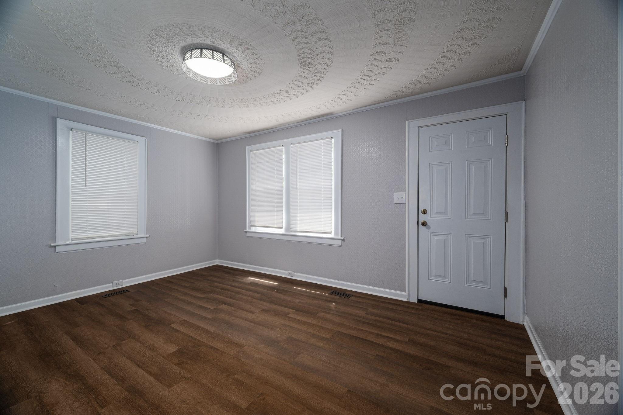 214 23rd Street NW — Hickory