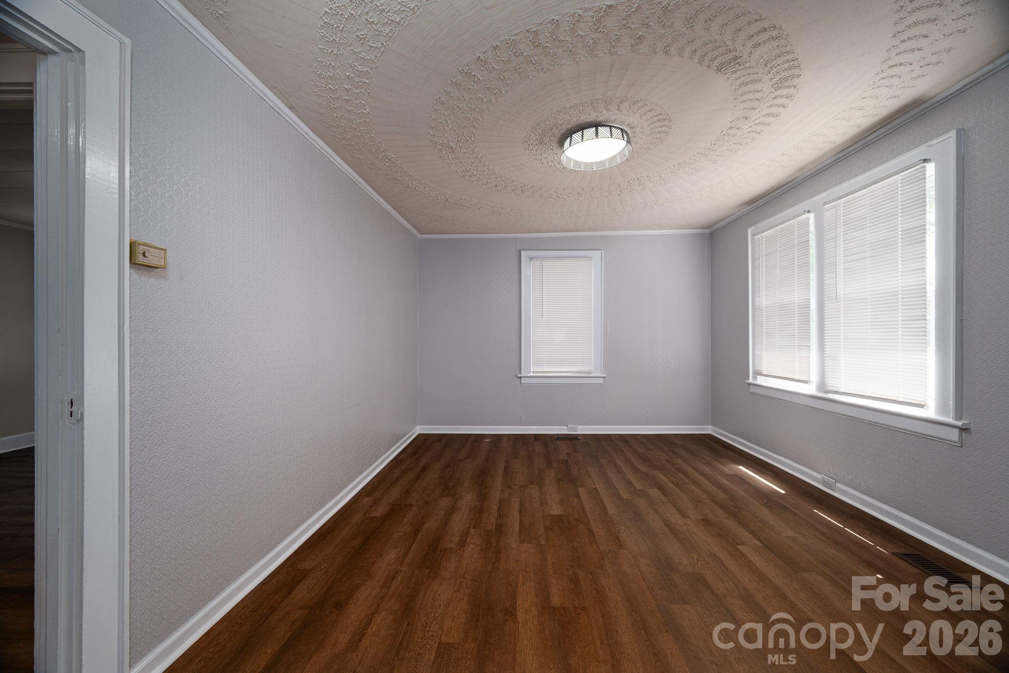 214 23rd Street NW — Hickory