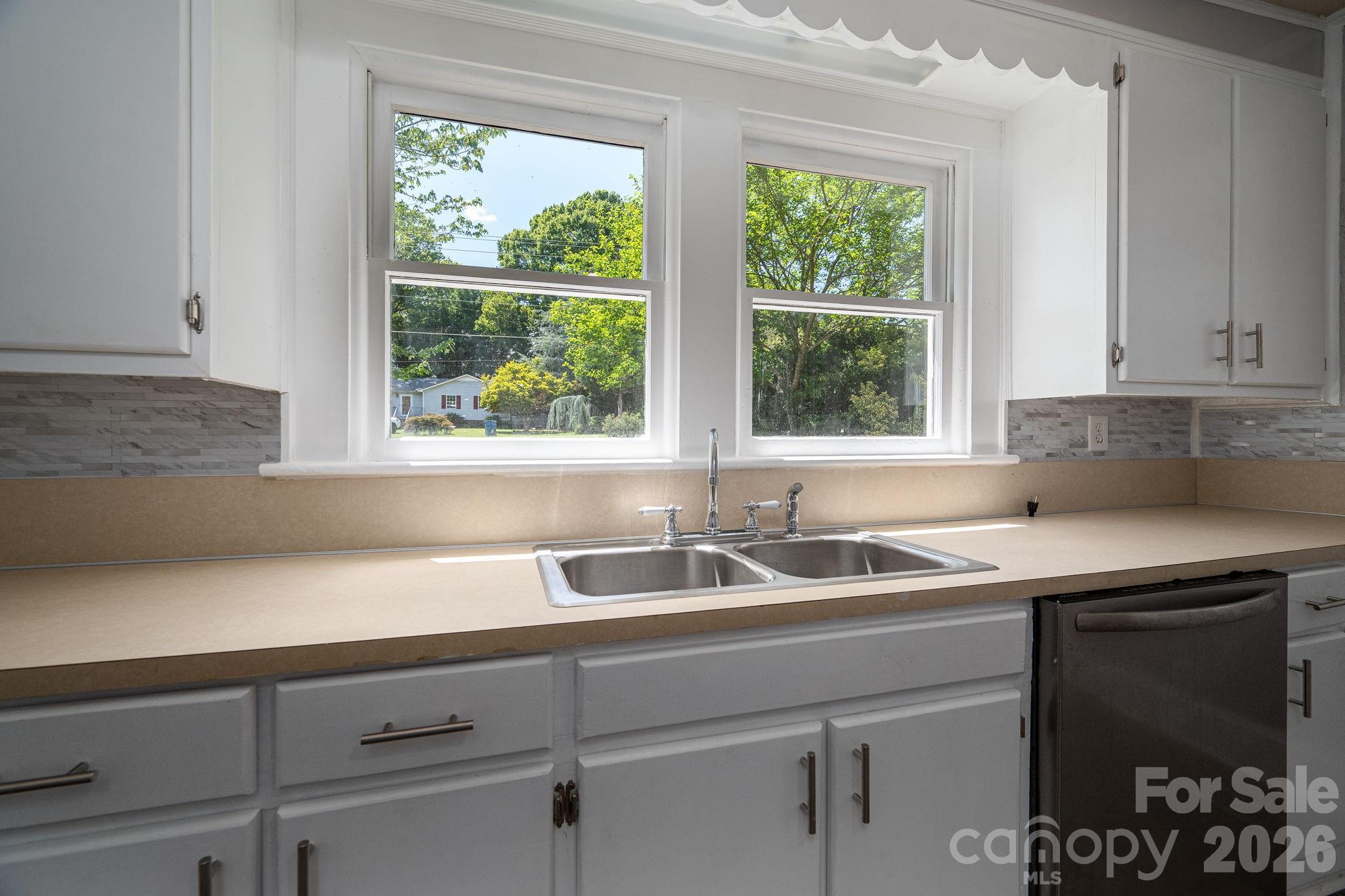 214 23rd Street NW — Hickory