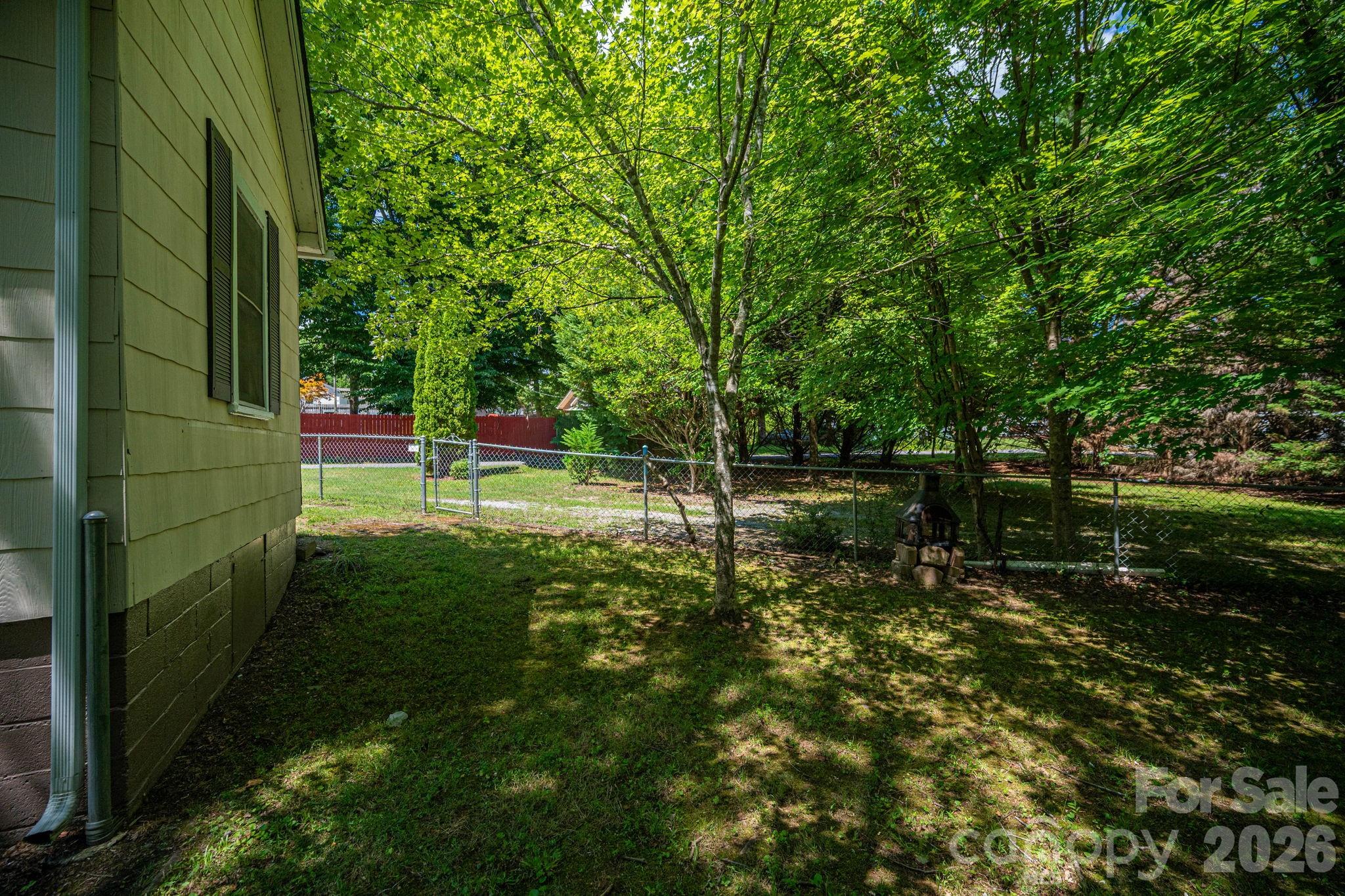 214 23rd Street NW — Hickory