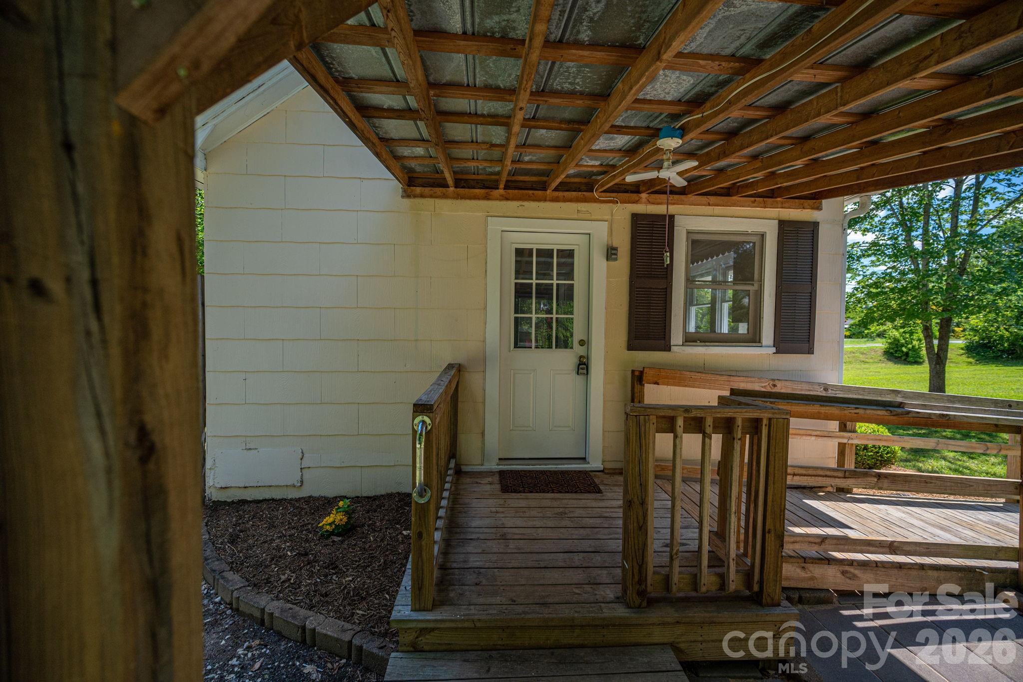 214 23rd Street NW — Hickory
