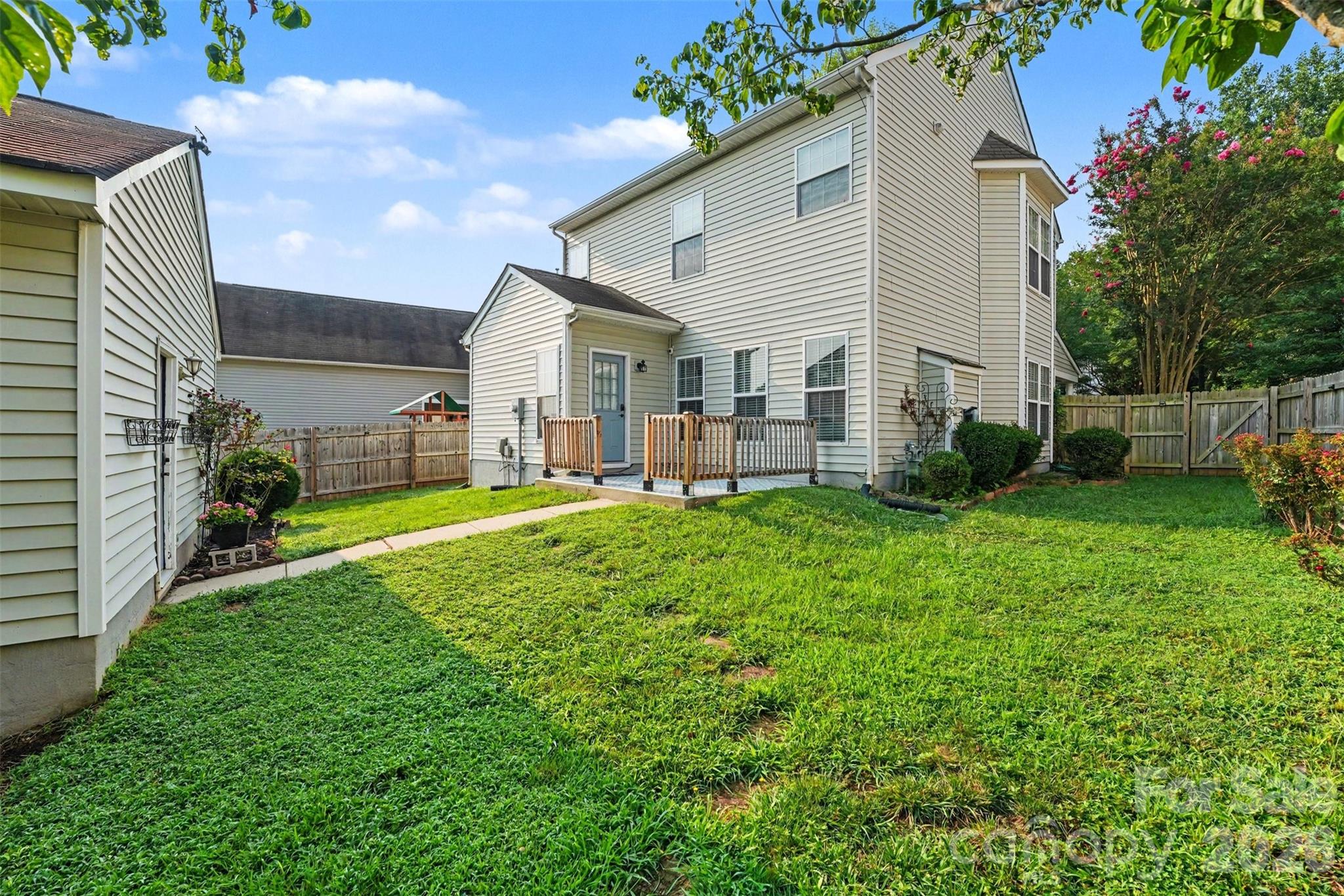 6715 Tanners Creek Drive — Huntersville