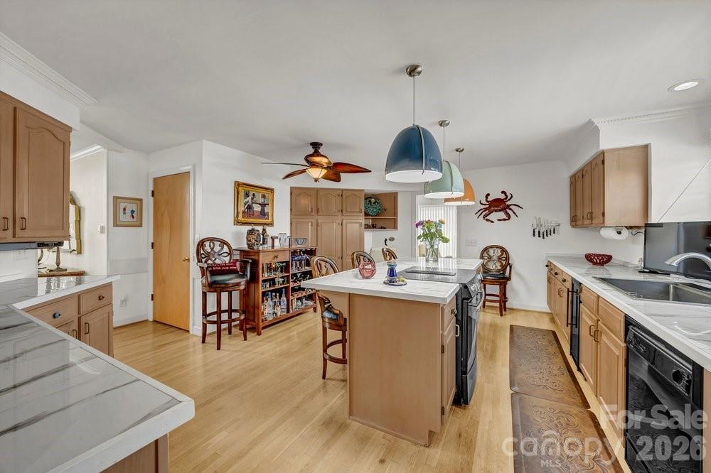 203 Norton Street — Oak Island