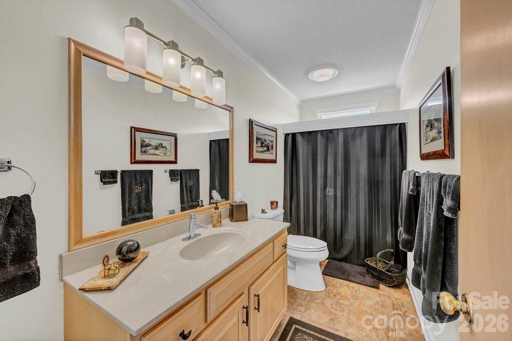 203 Norton Street — Oak Island