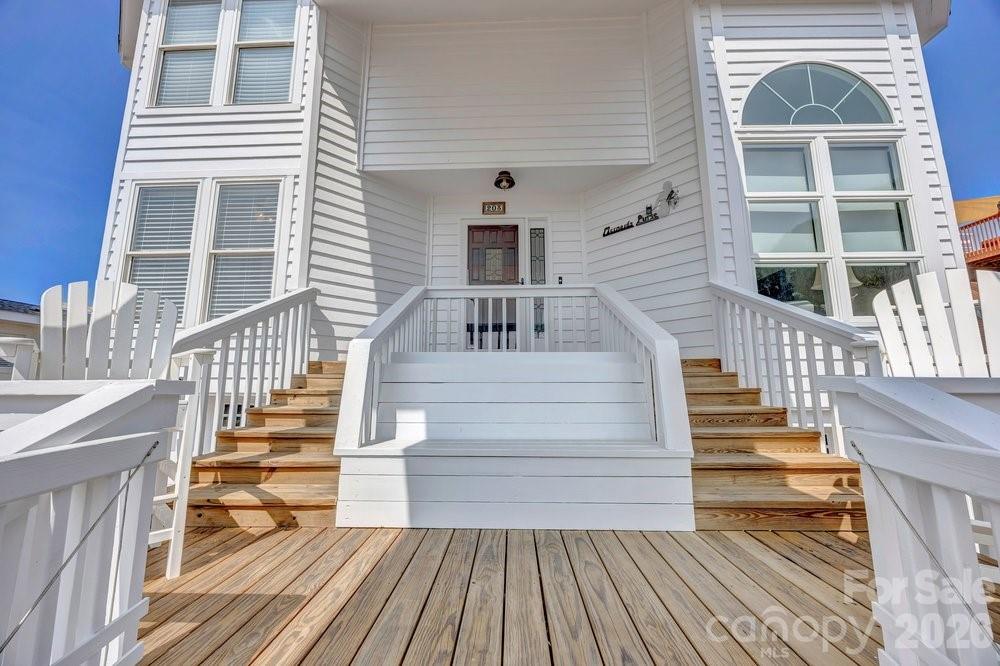 203 Norton Street — Oak Island