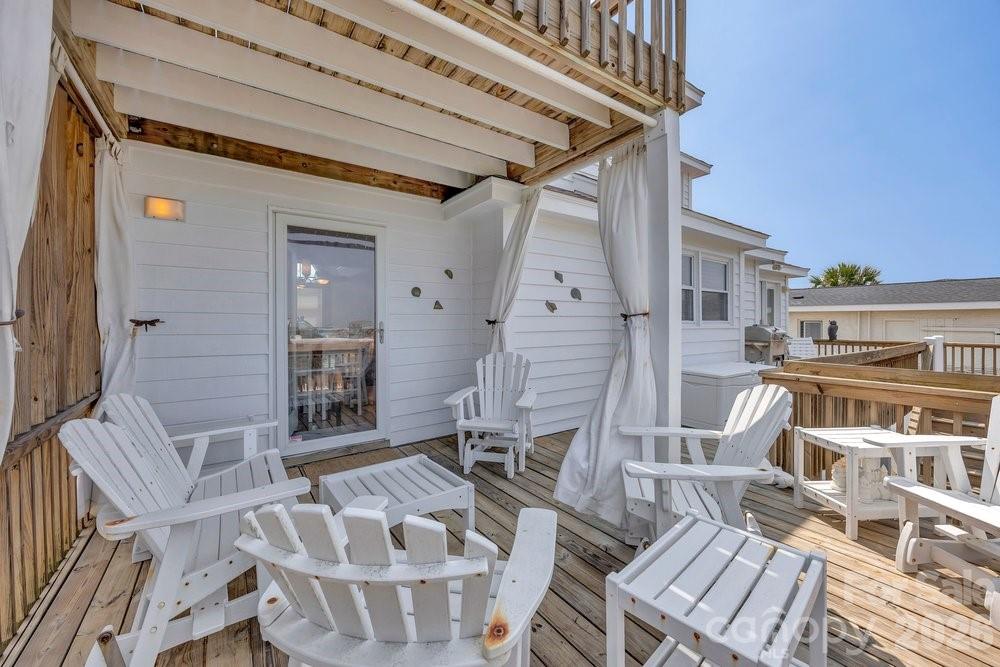 203 Norton Street — Oak Island