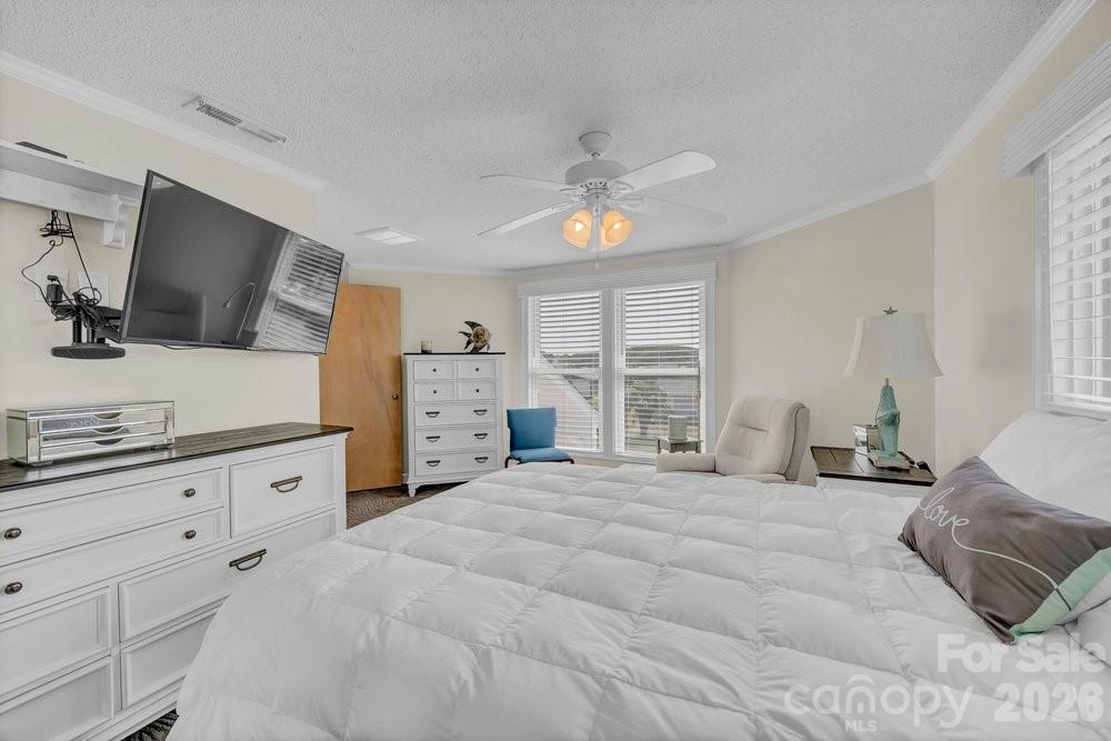 203 Norton Street — Oak Island