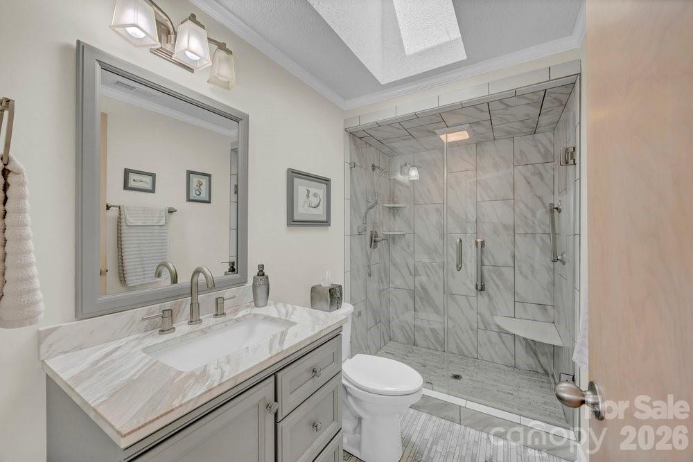 203 Norton Street — Oak Island