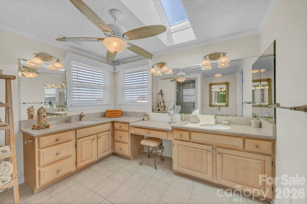 203 Norton Street — Oak Island