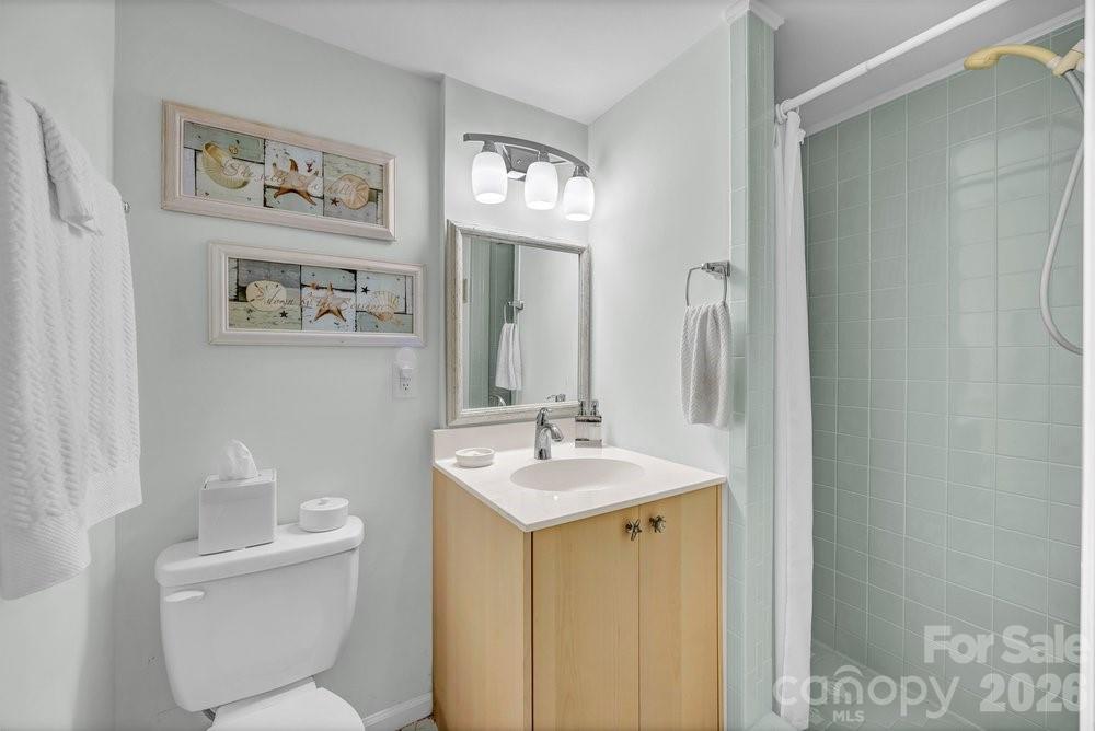 203 Norton Street — Oak Island