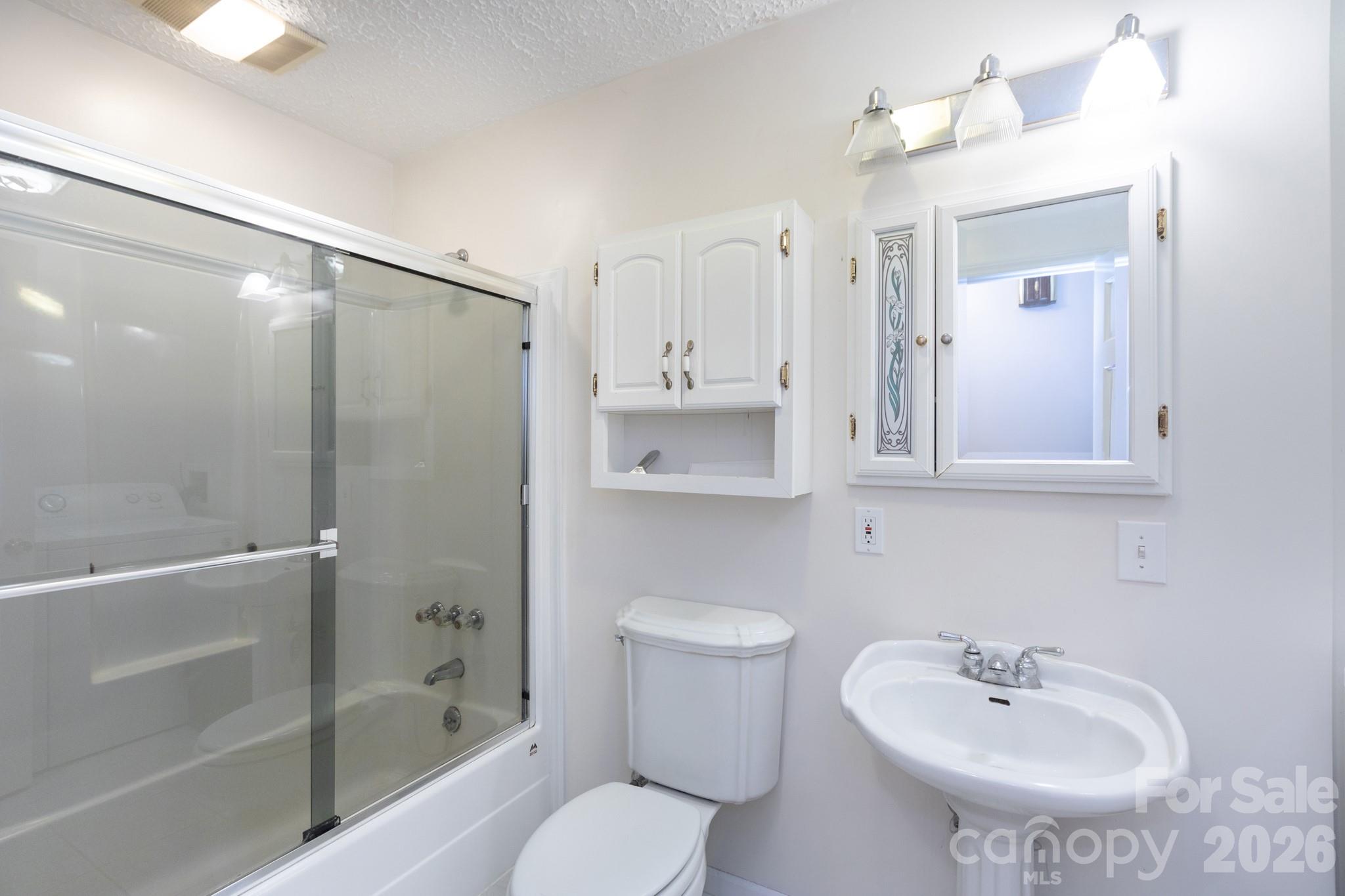 15224 Thomas Road — Charlotte