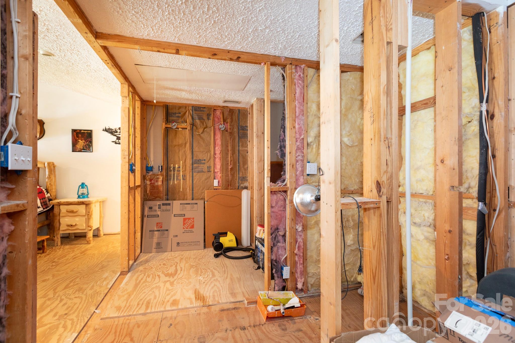 15224 Thomas Road — Charlotte