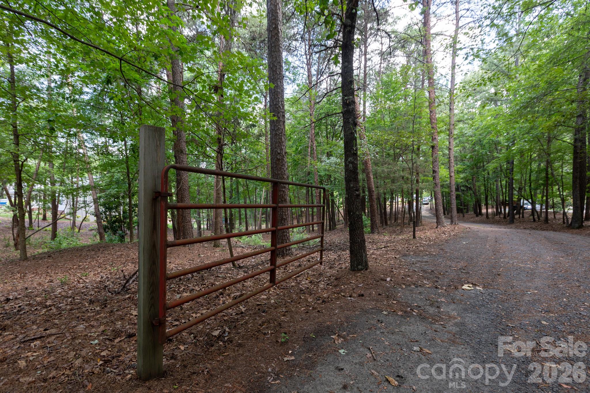 15224 Thomas Road — Charlotte