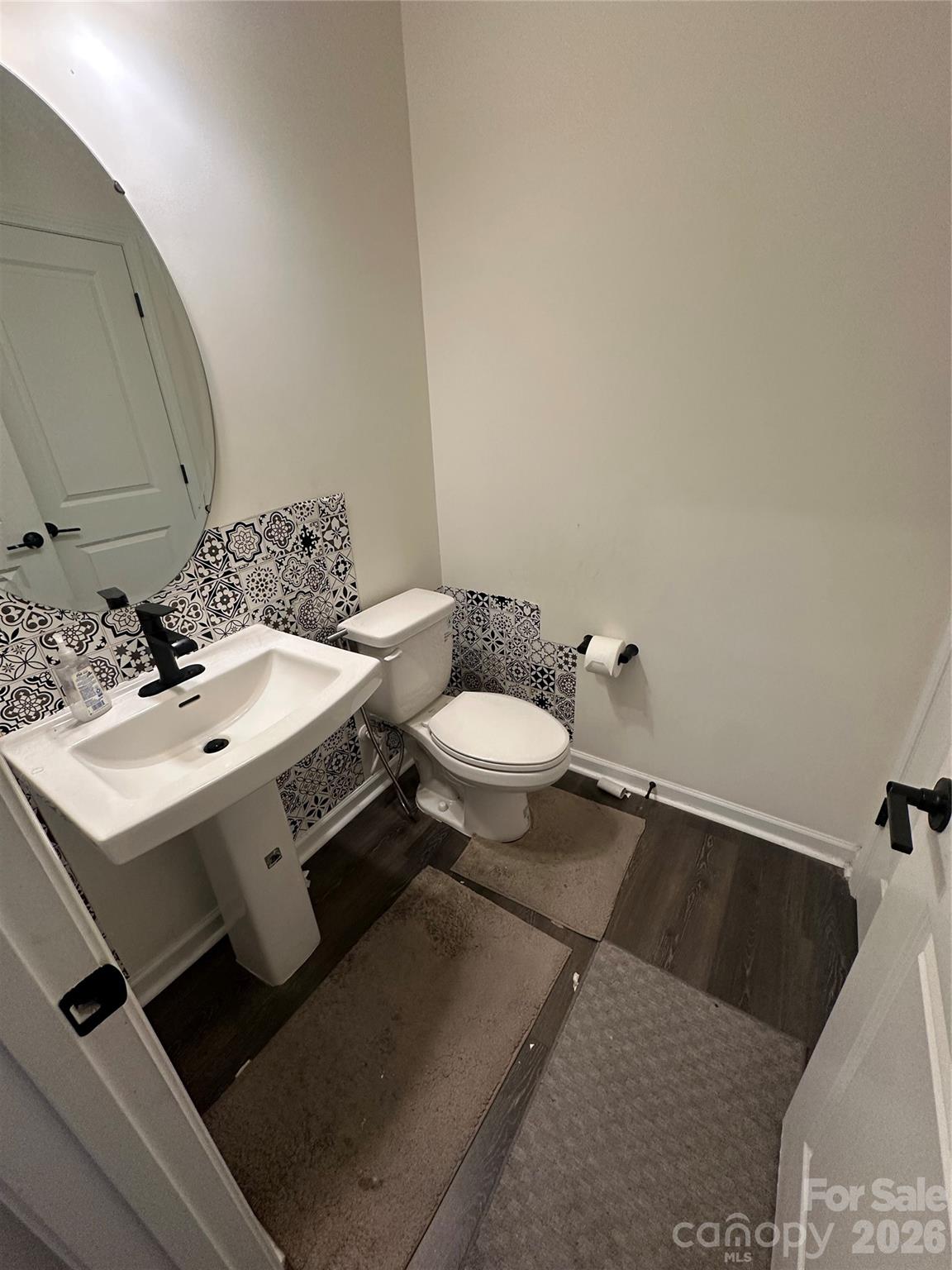 5772 Coulee Lane — Charlotte