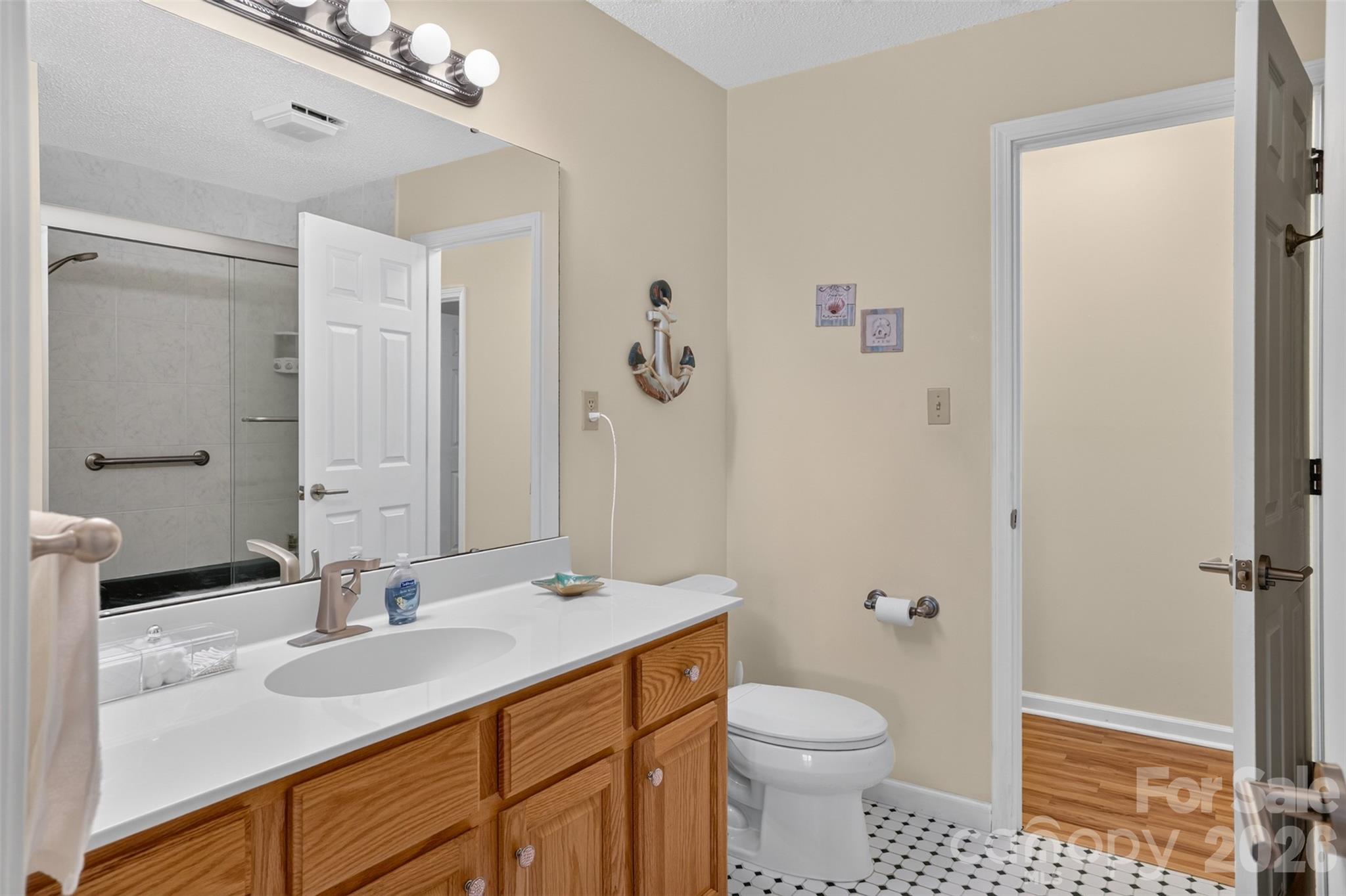 227 Sean Way — Hendersonville