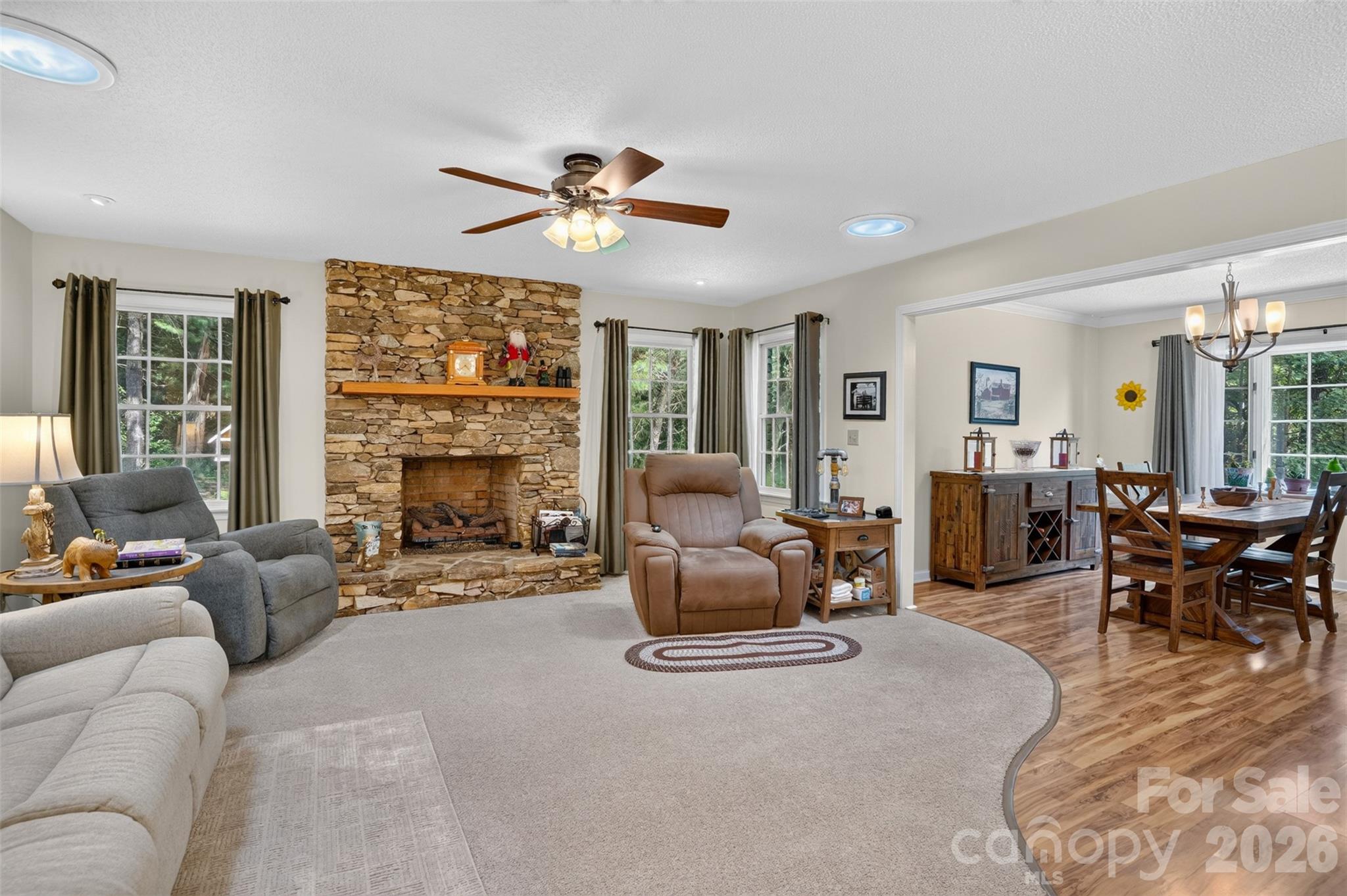 227 Sean Way — Hendersonville