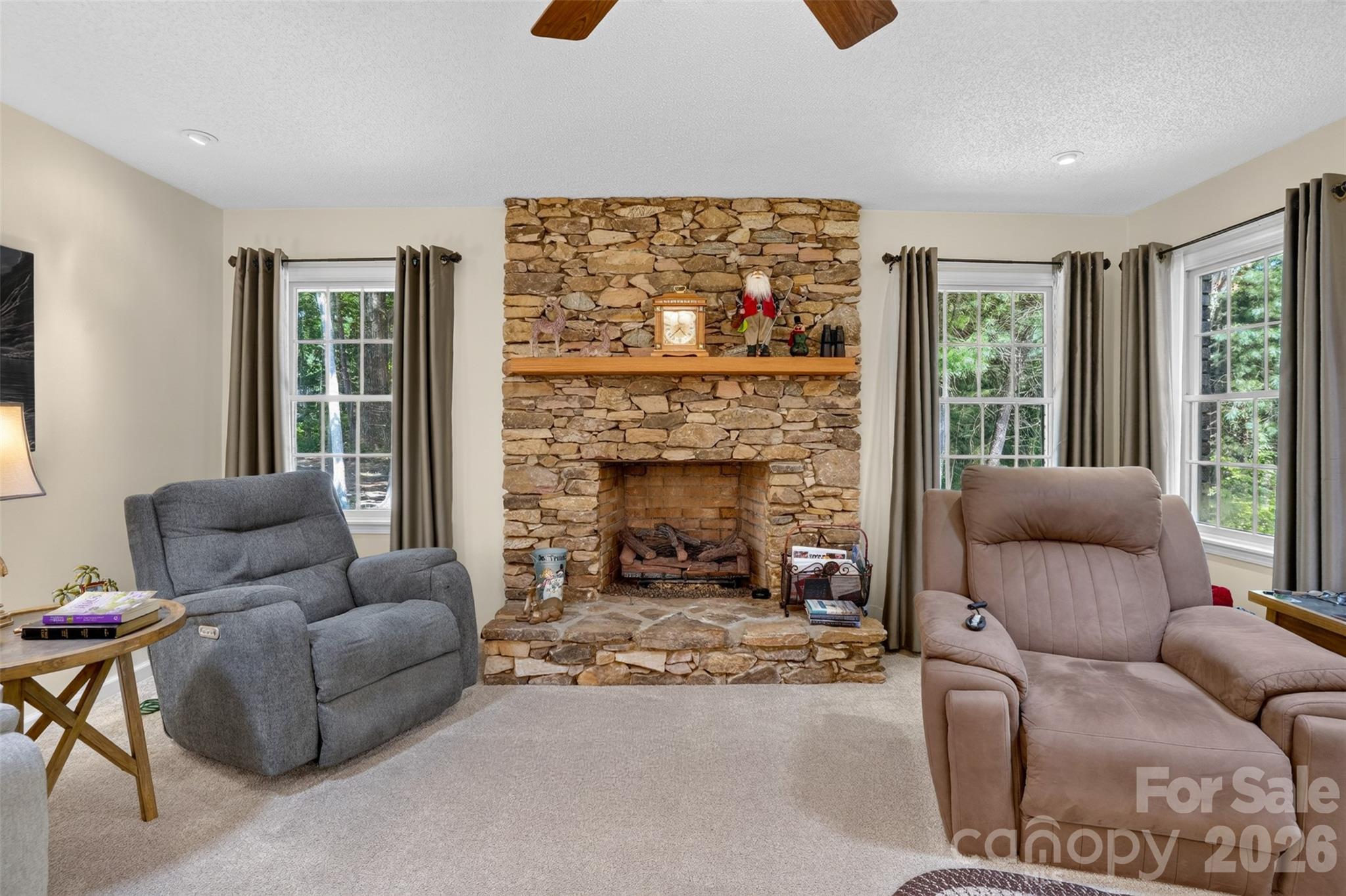 227 Sean Way — Hendersonville