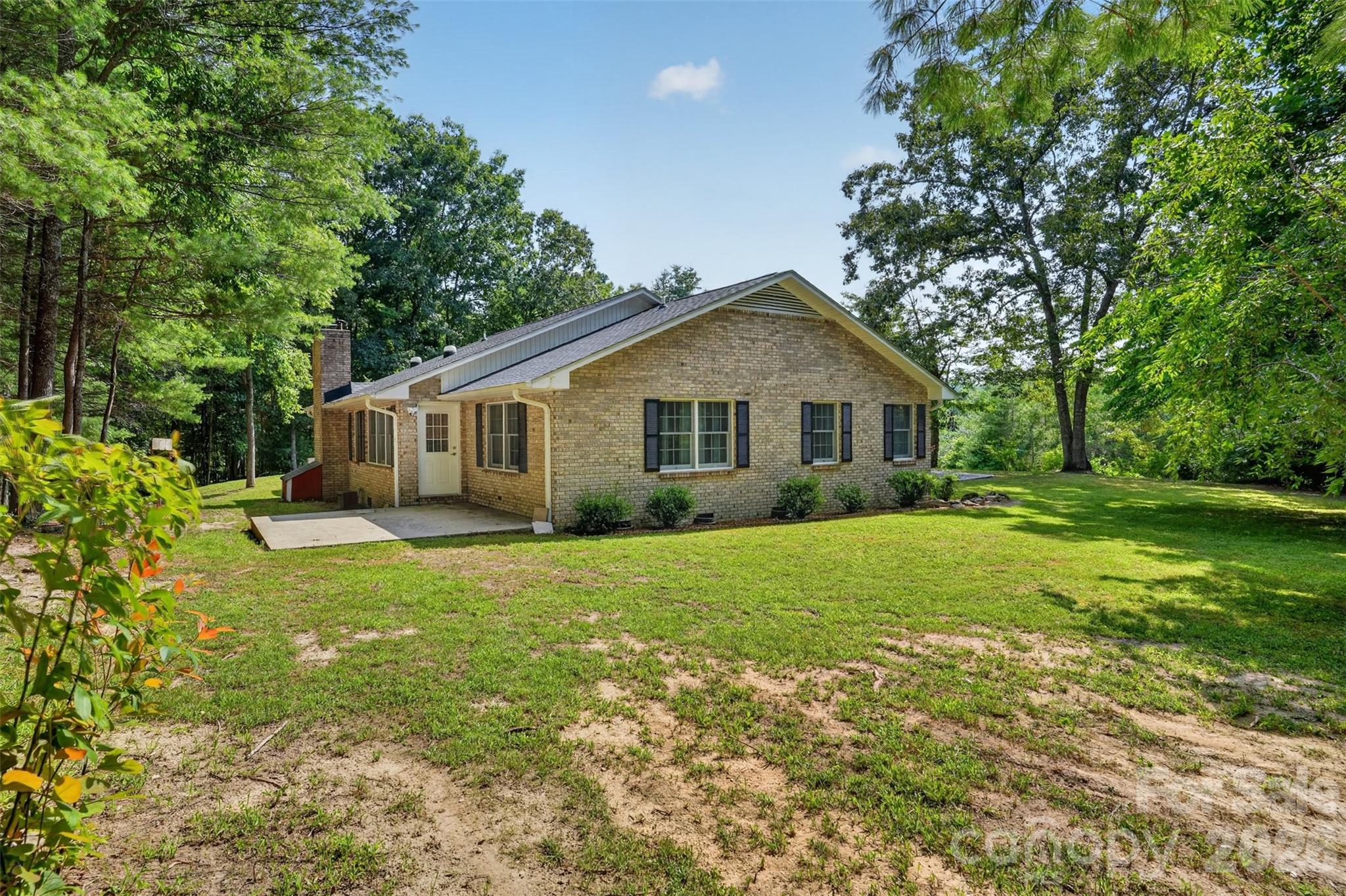 227 Sean Way — Hendersonville
