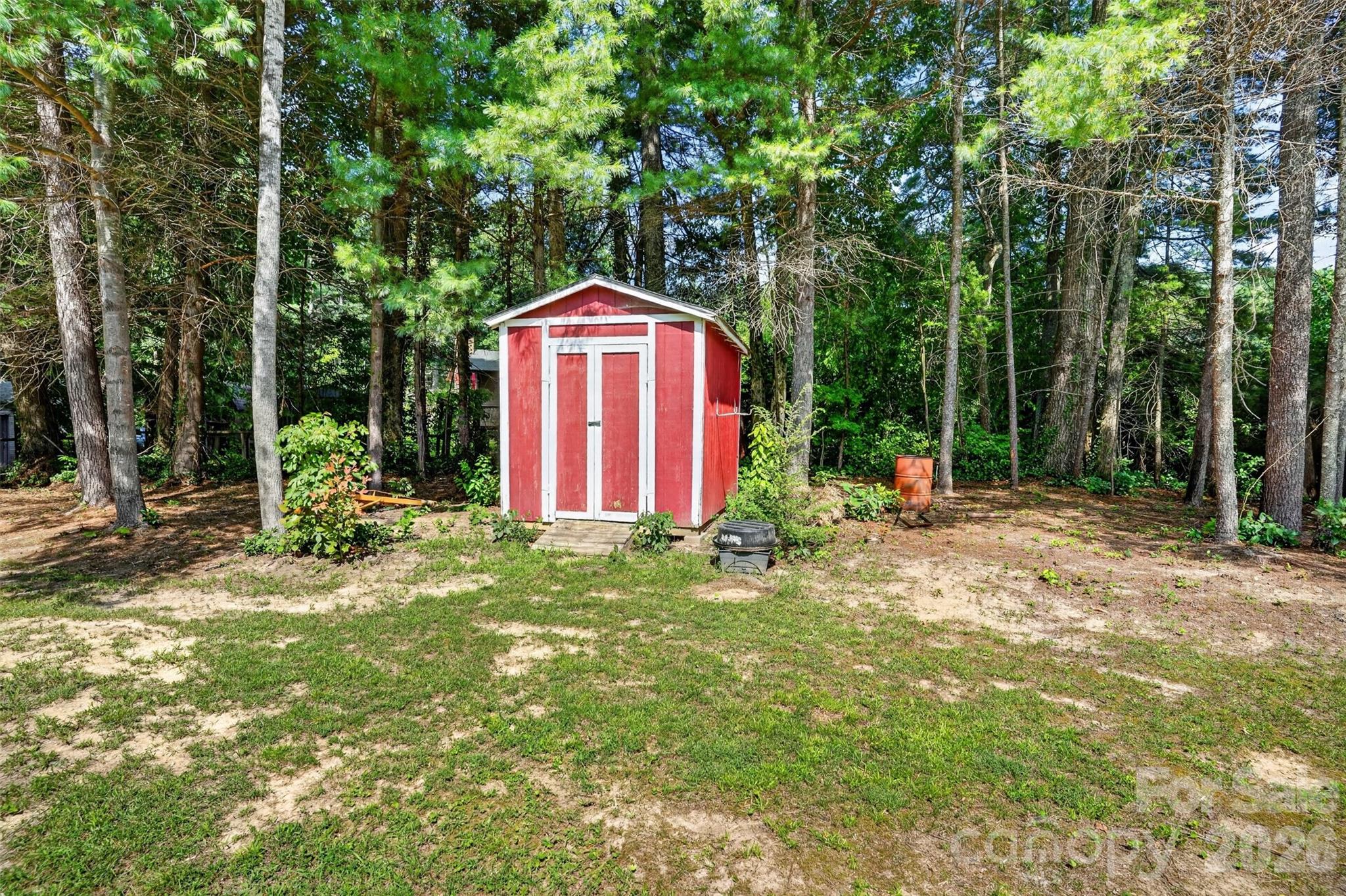 227 Sean Way — Hendersonville