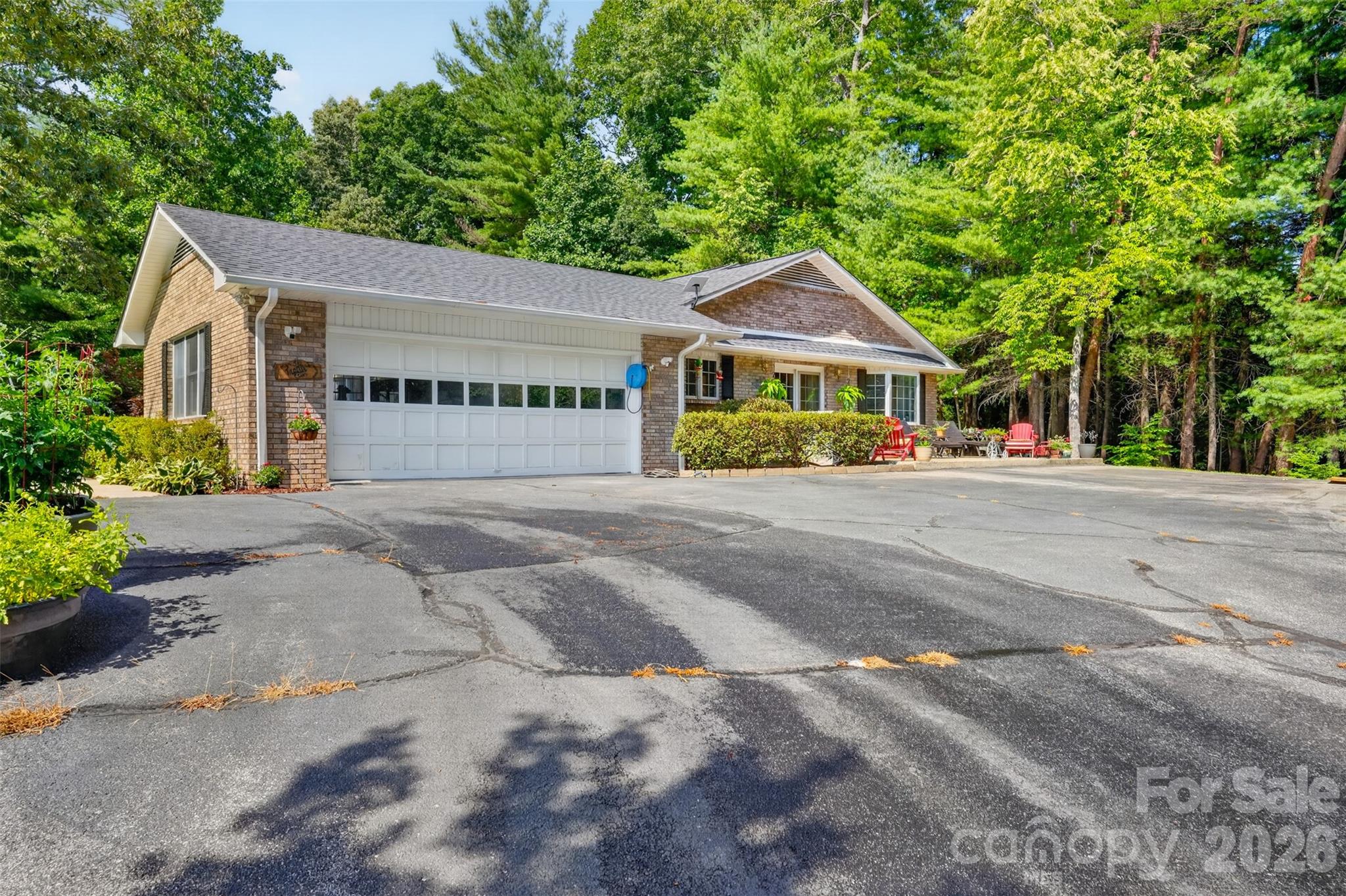 227 Sean Way — Hendersonville