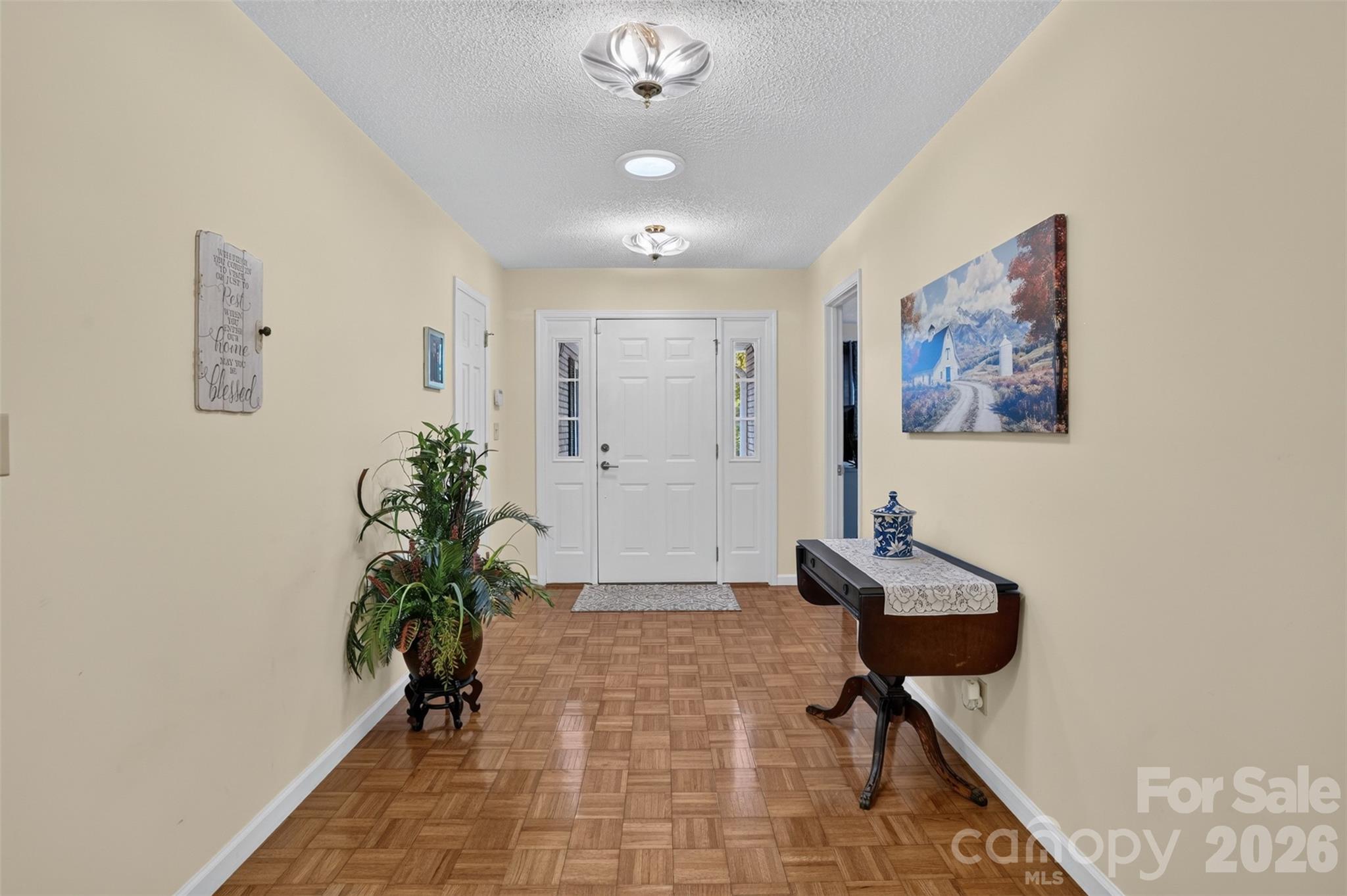 227 Sean Way — Hendersonville