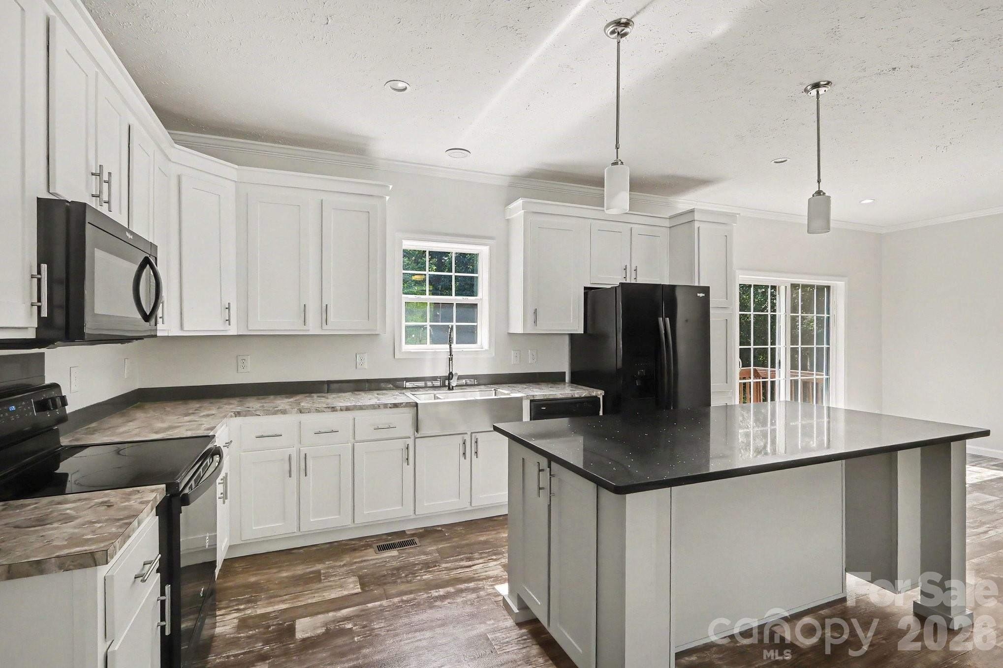 806 New Castle Court — Albemarle