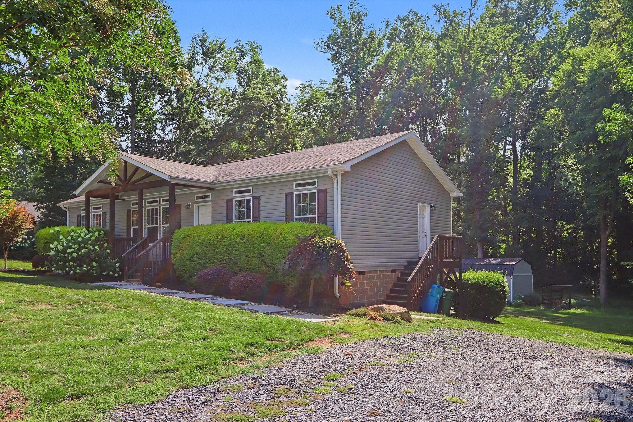 806 New Castle Court — Albemarle