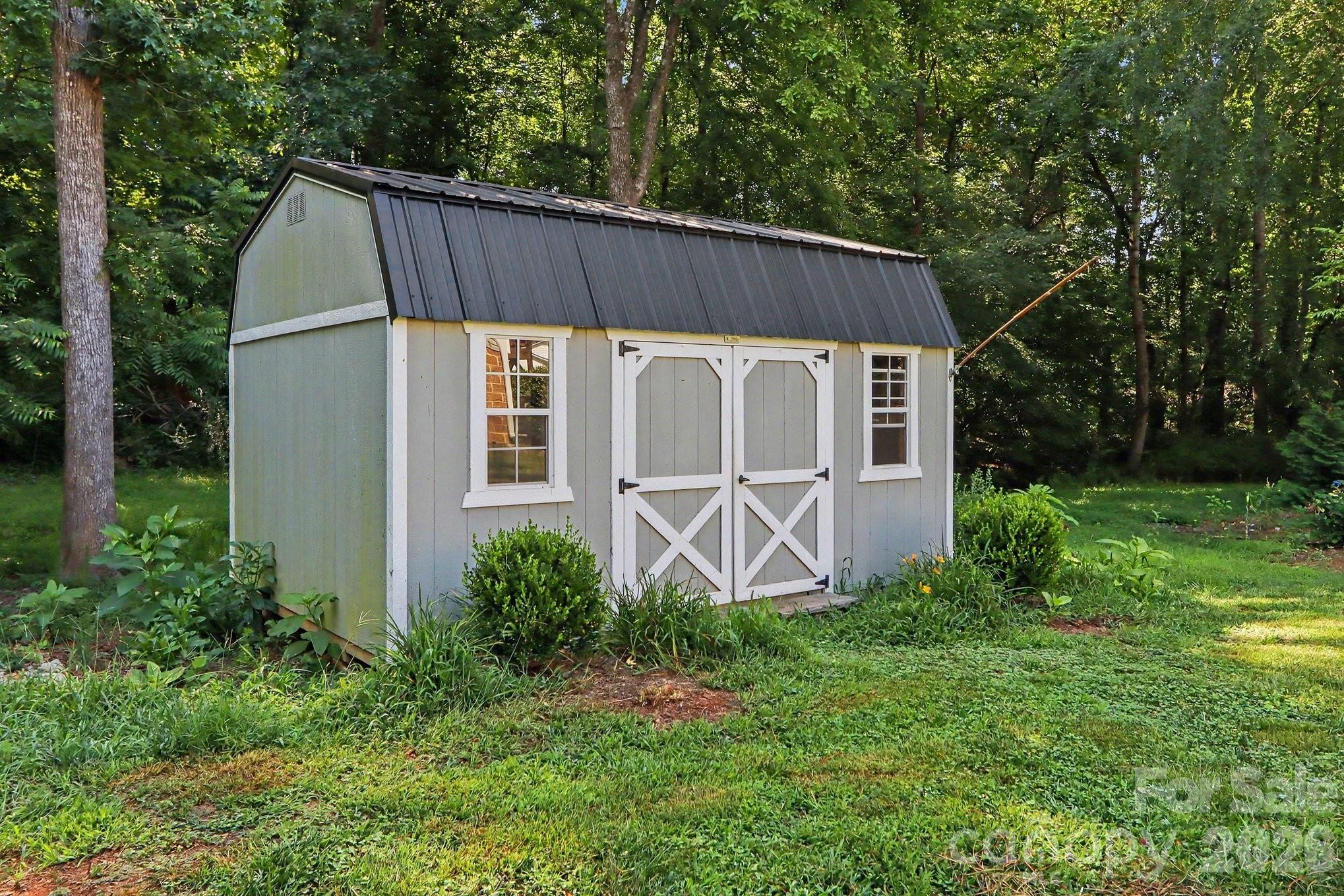 806 New Castle Court — Albemarle