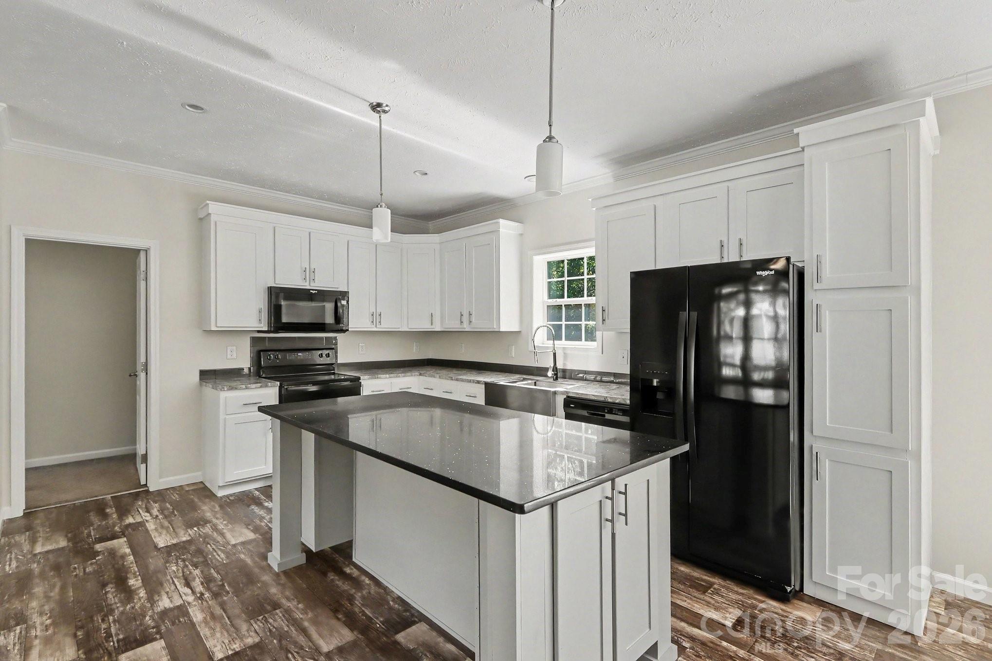 806 New Castle Court — Albemarle
