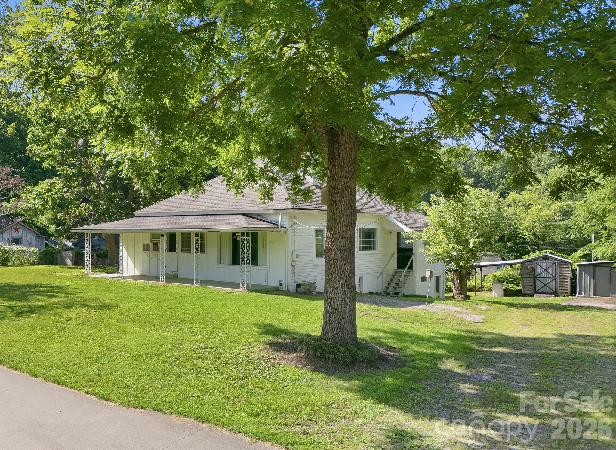 114 Old State Ten Road — Black Mountain