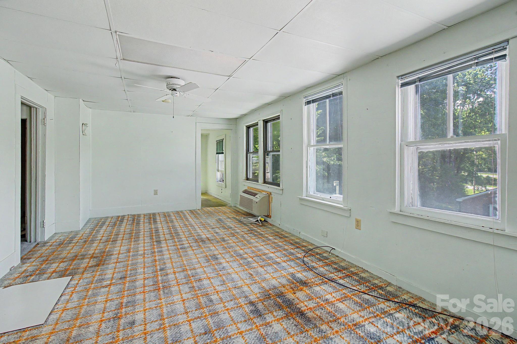 114 Old State Ten Road — Black Mountain