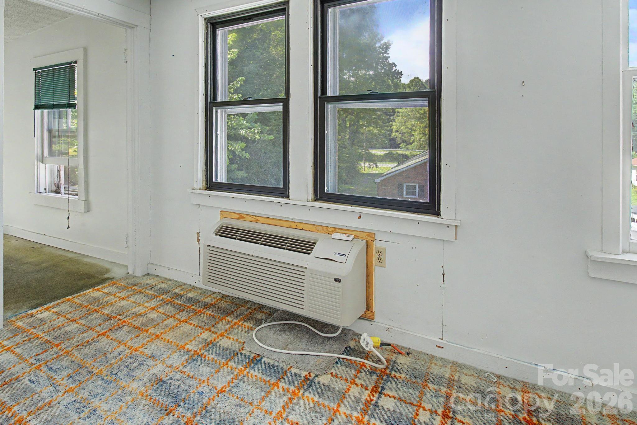 114 Old State Ten Road — Black Mountain