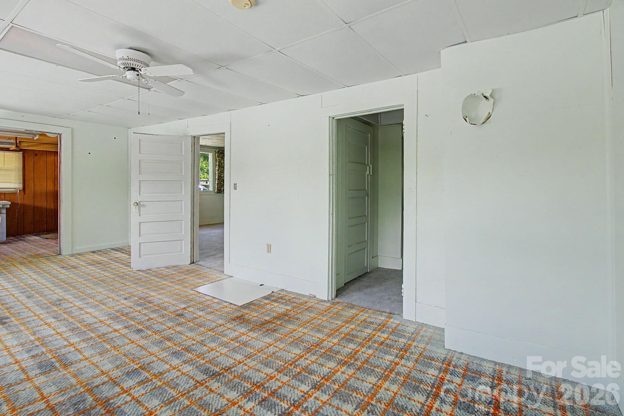 114 Old State Ten Road — Black Mountain
