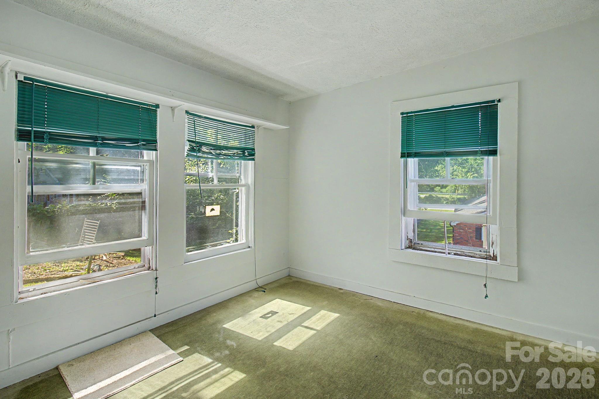 114 Old State Ten Road — Black Mountain