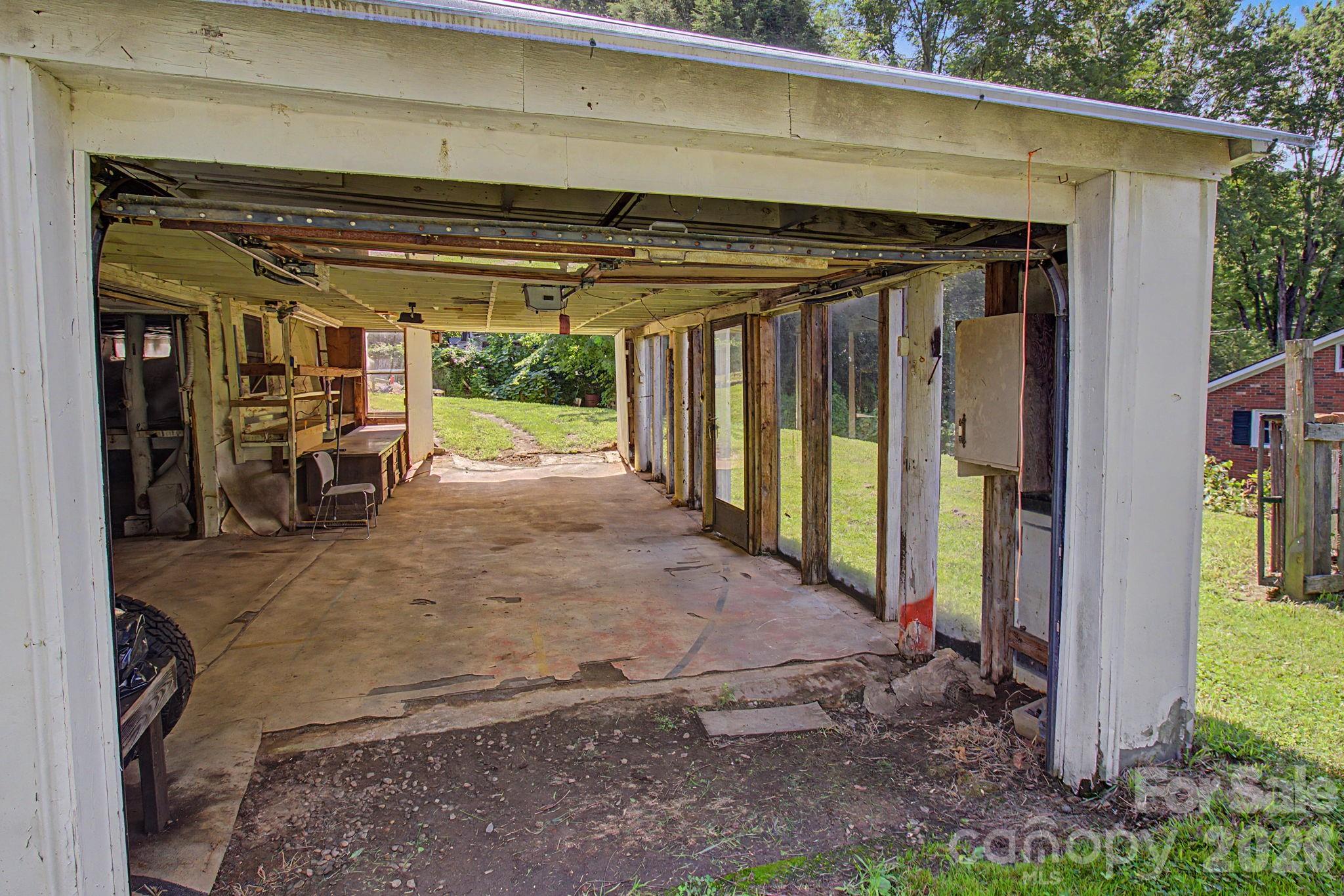 114 Old State Ten Road — Black Mountain