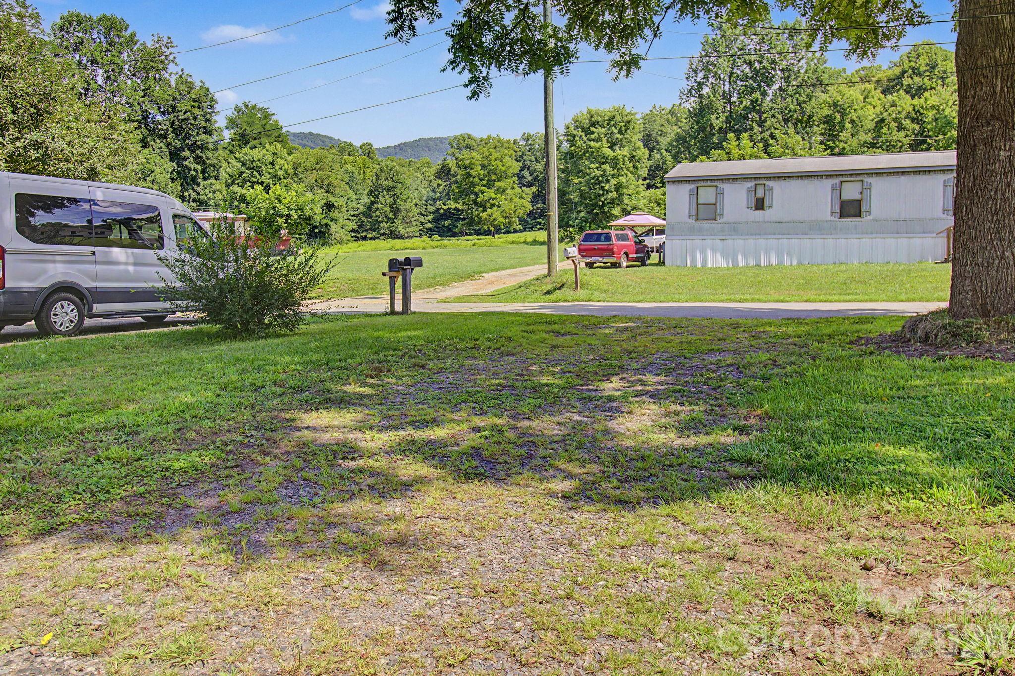 114 Old State Ten Road — Black Mountain