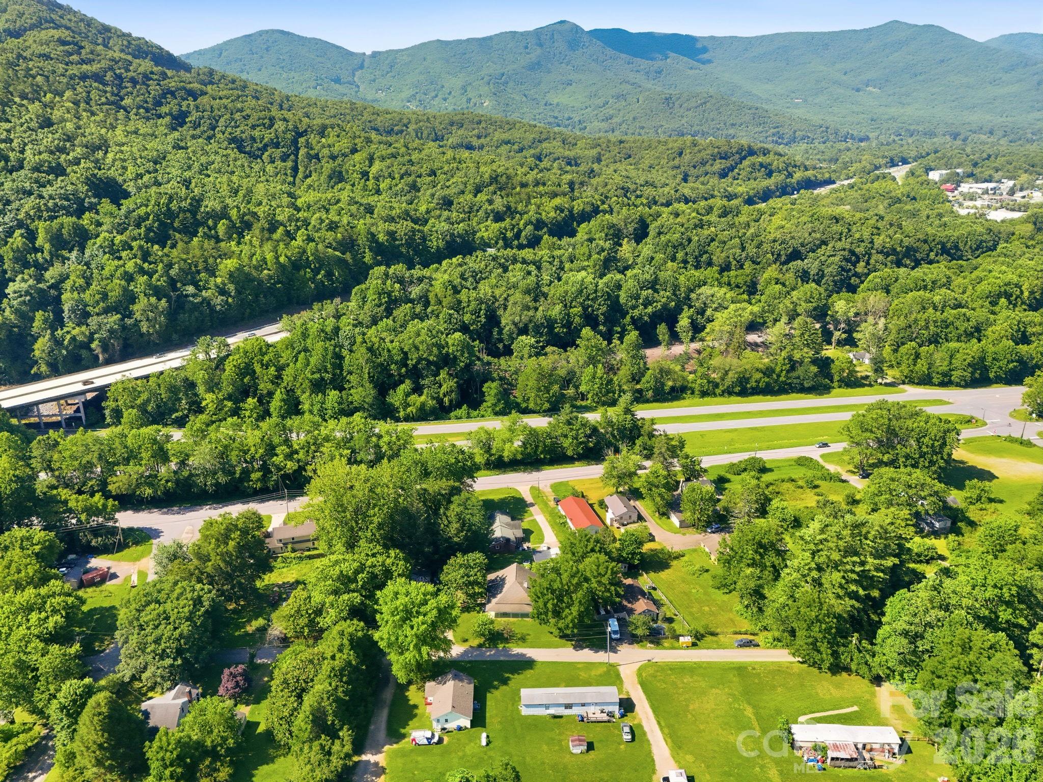 114 Old State Ten Road — Black Mountain