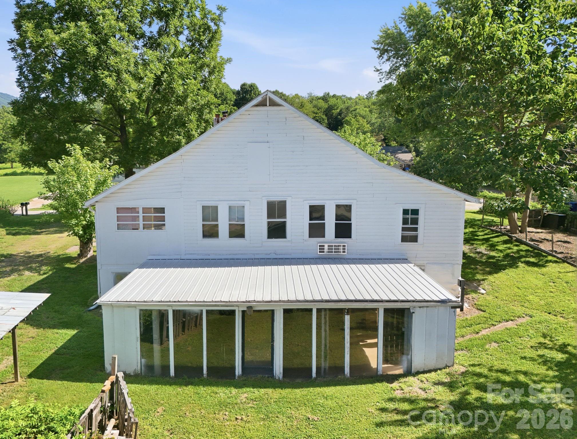 114 Old State Ten Road — Black Mountain