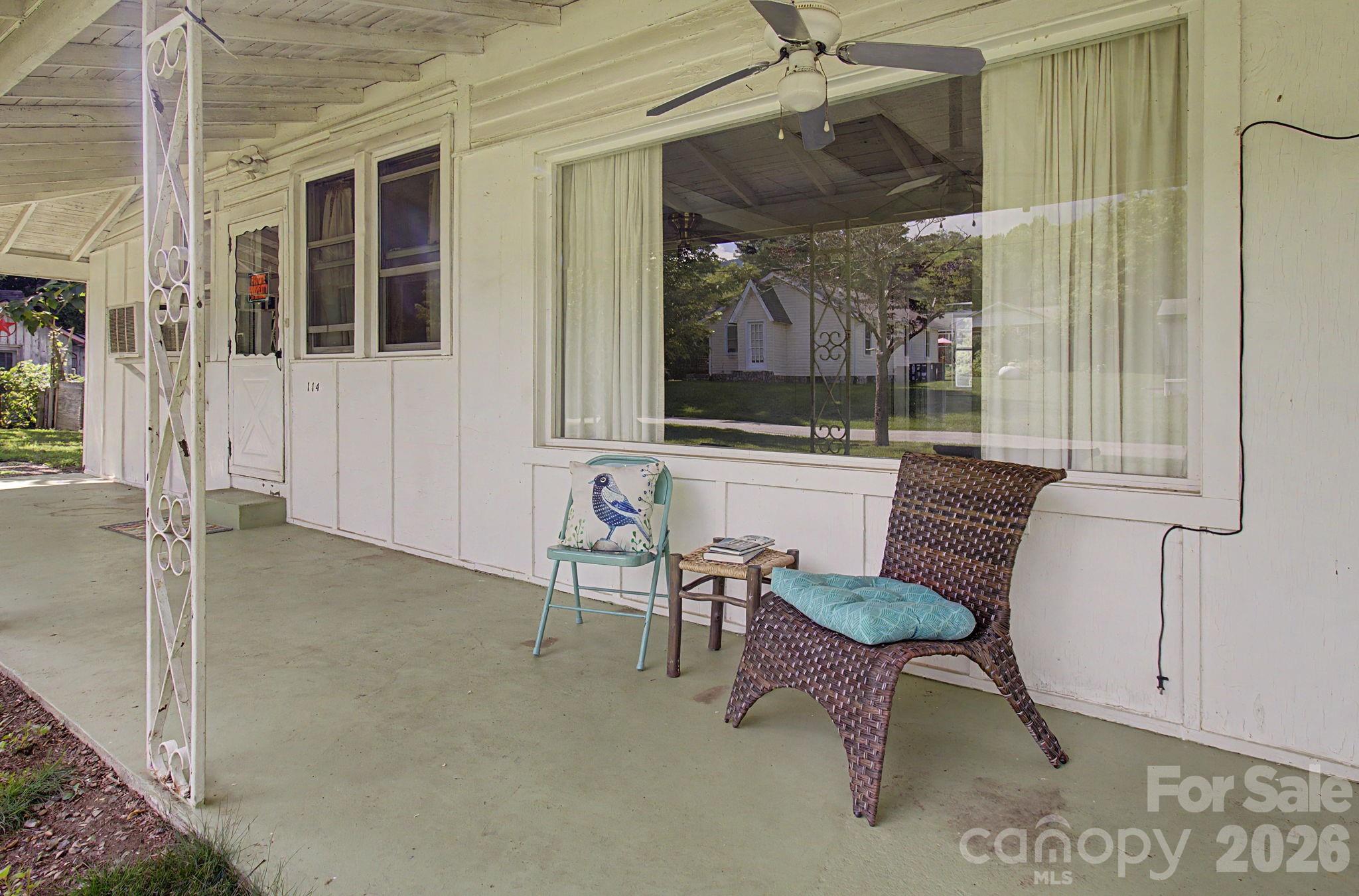 114 Old State Ten Road — Black Mountain