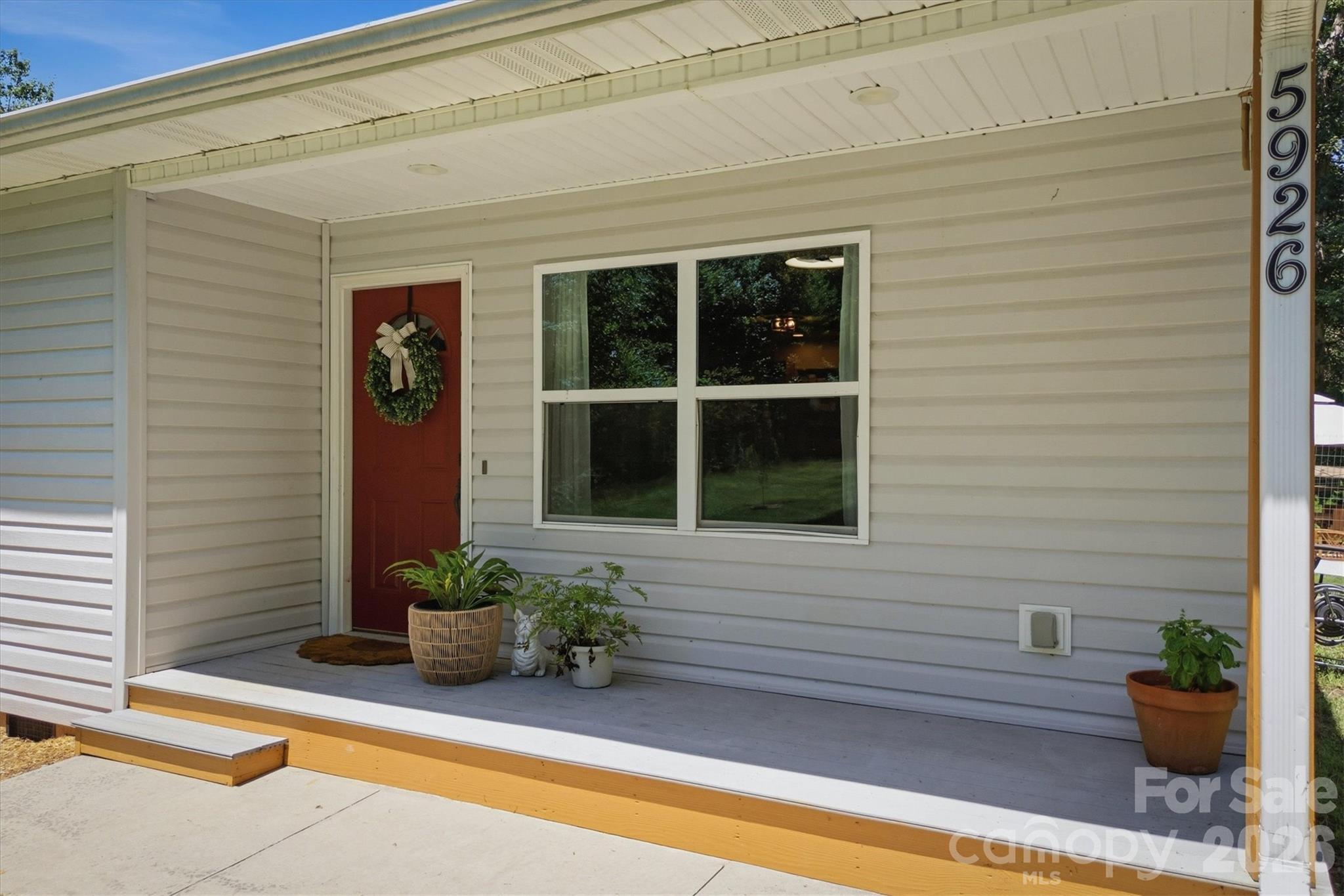 5926 Dysartsville Road — Morganton