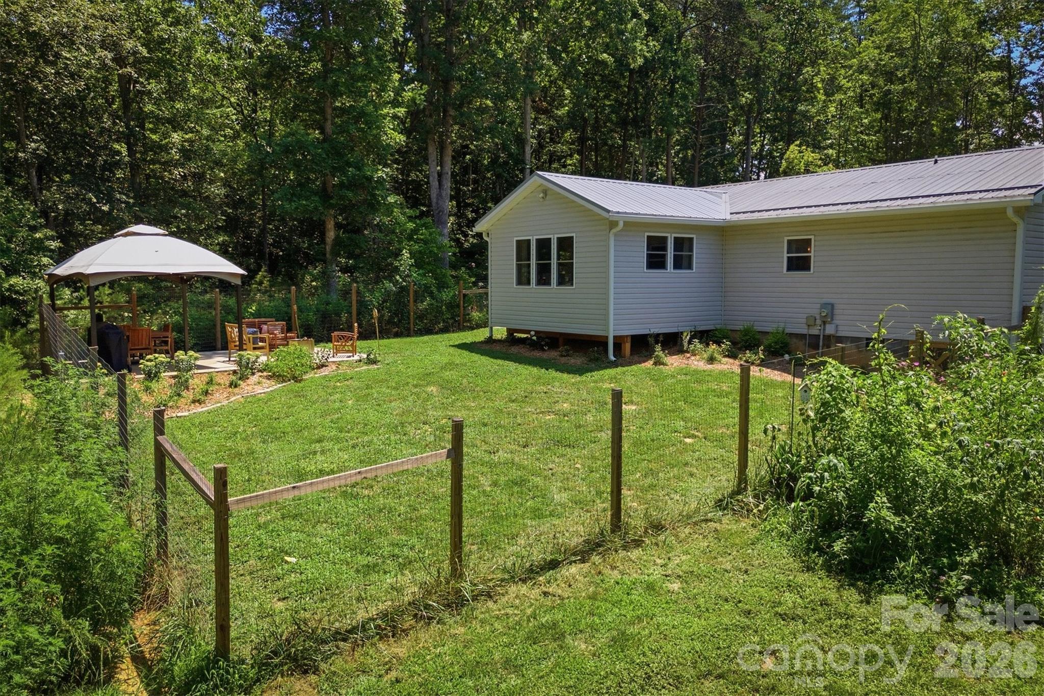 5926 Dysartsville Road — Morganton