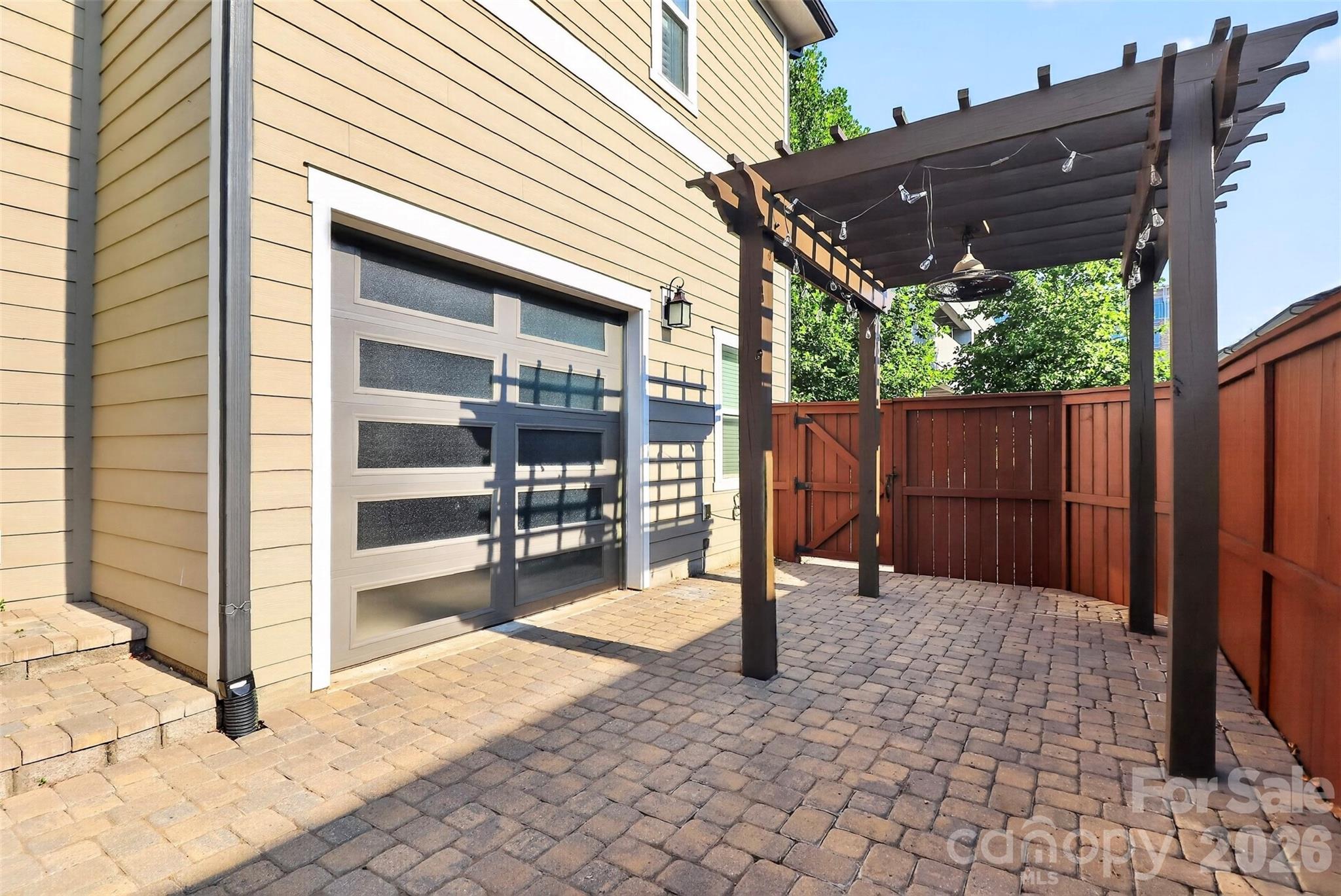 8910 Matthews Farm Lane — Charlotte