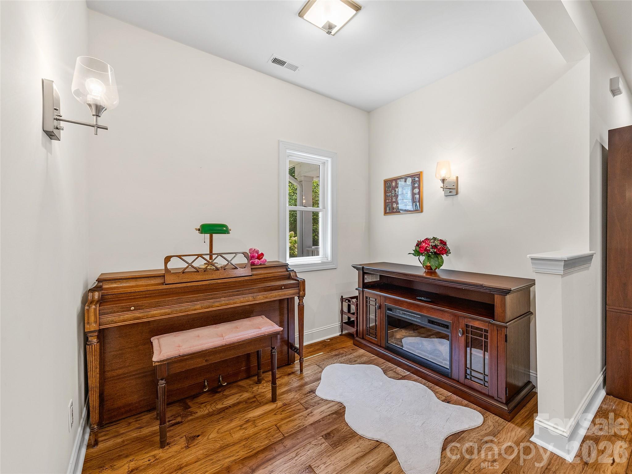240 Persimmon Hill Drive — Columbus