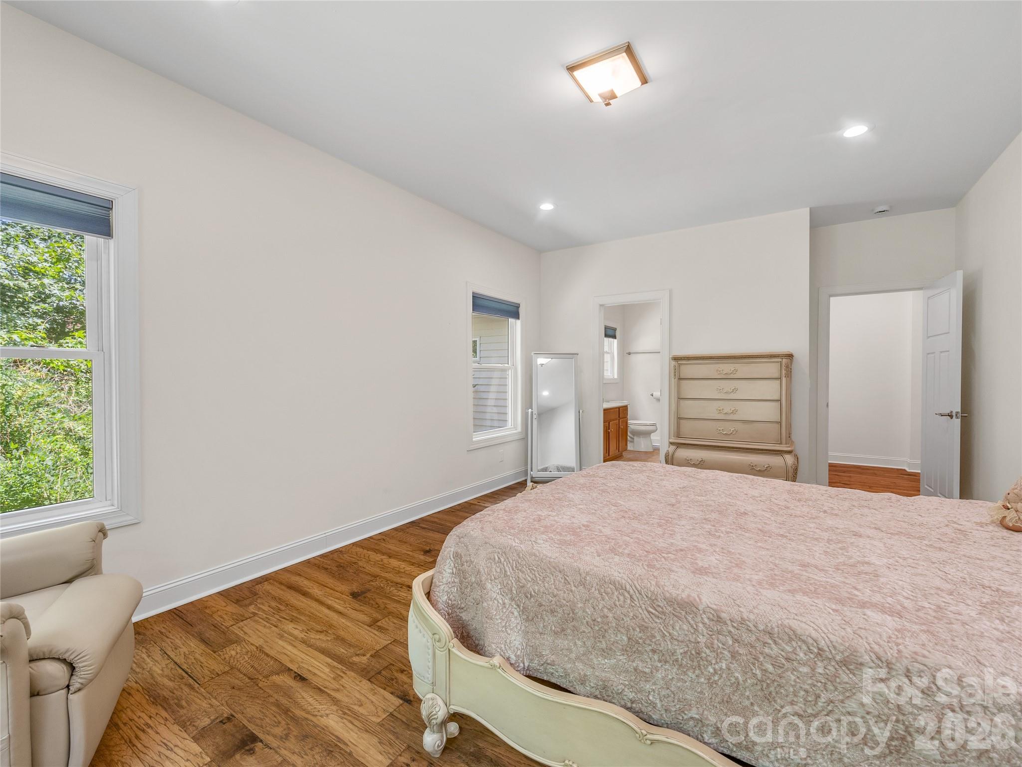 240 Persimmon Hill Drive — Columbus