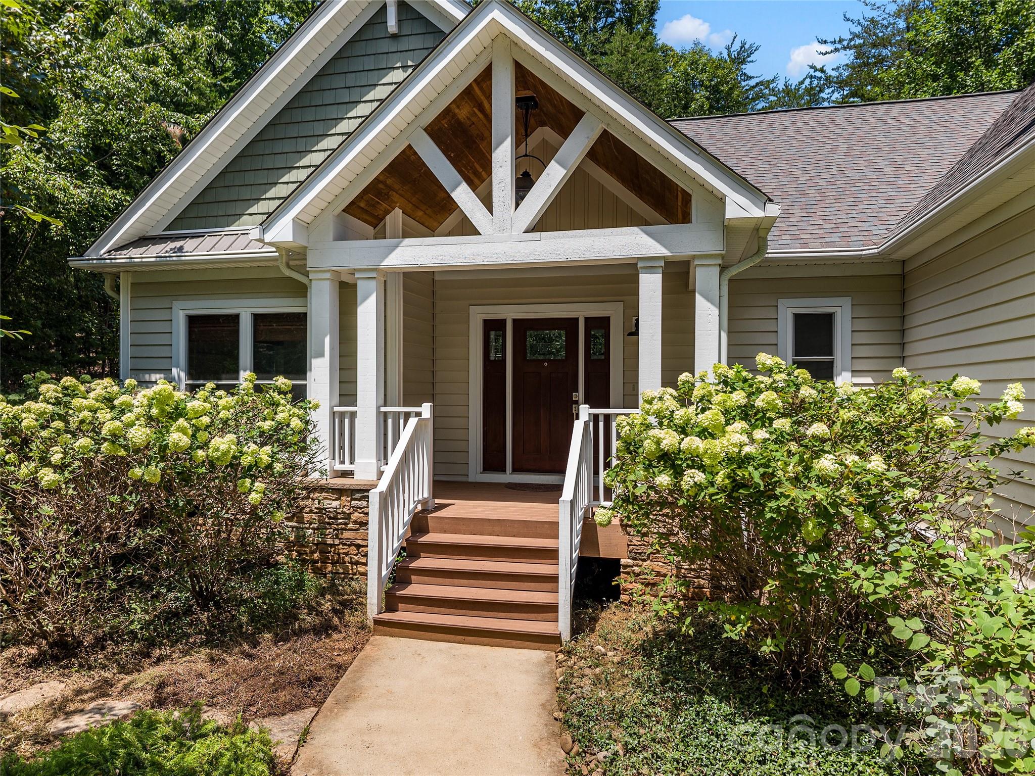 240 Persimmon Hill Drive — Columbus